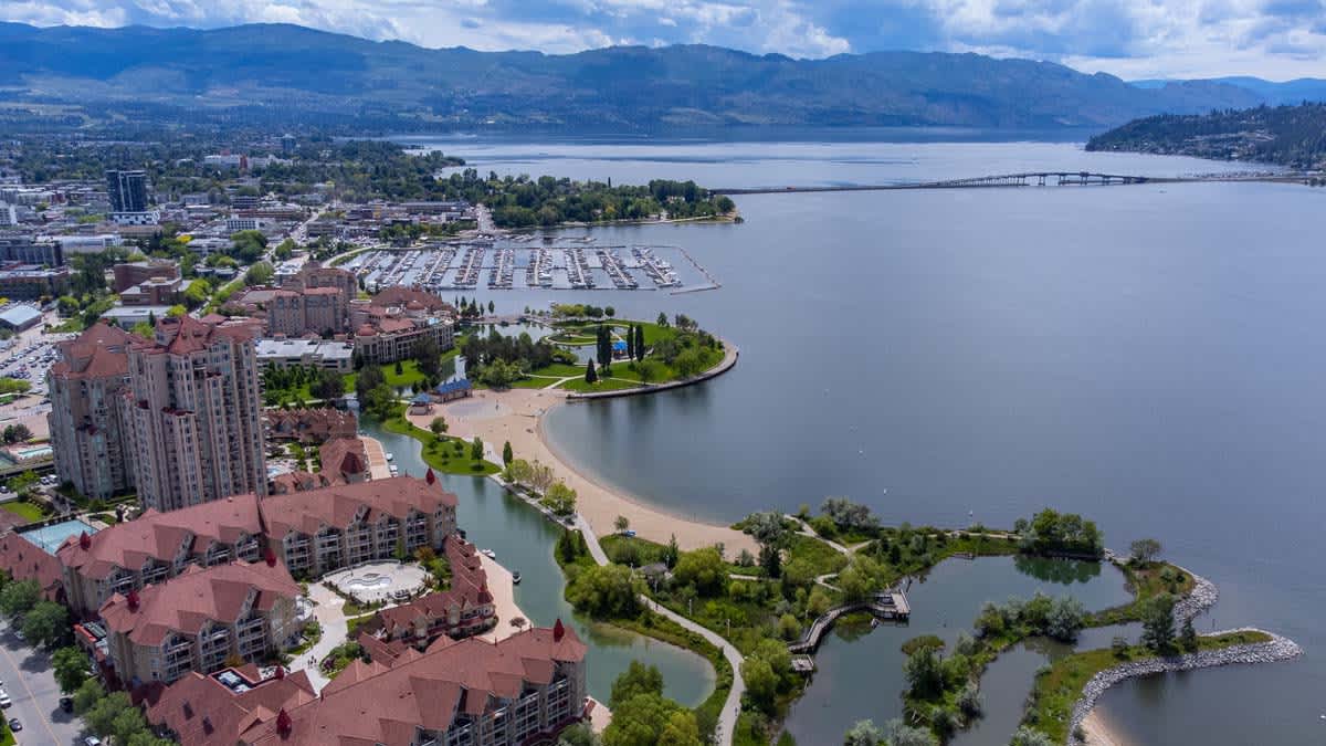 Discovery Bay 108 in Kelowna, British Columbia by Luxus Vacation Properties