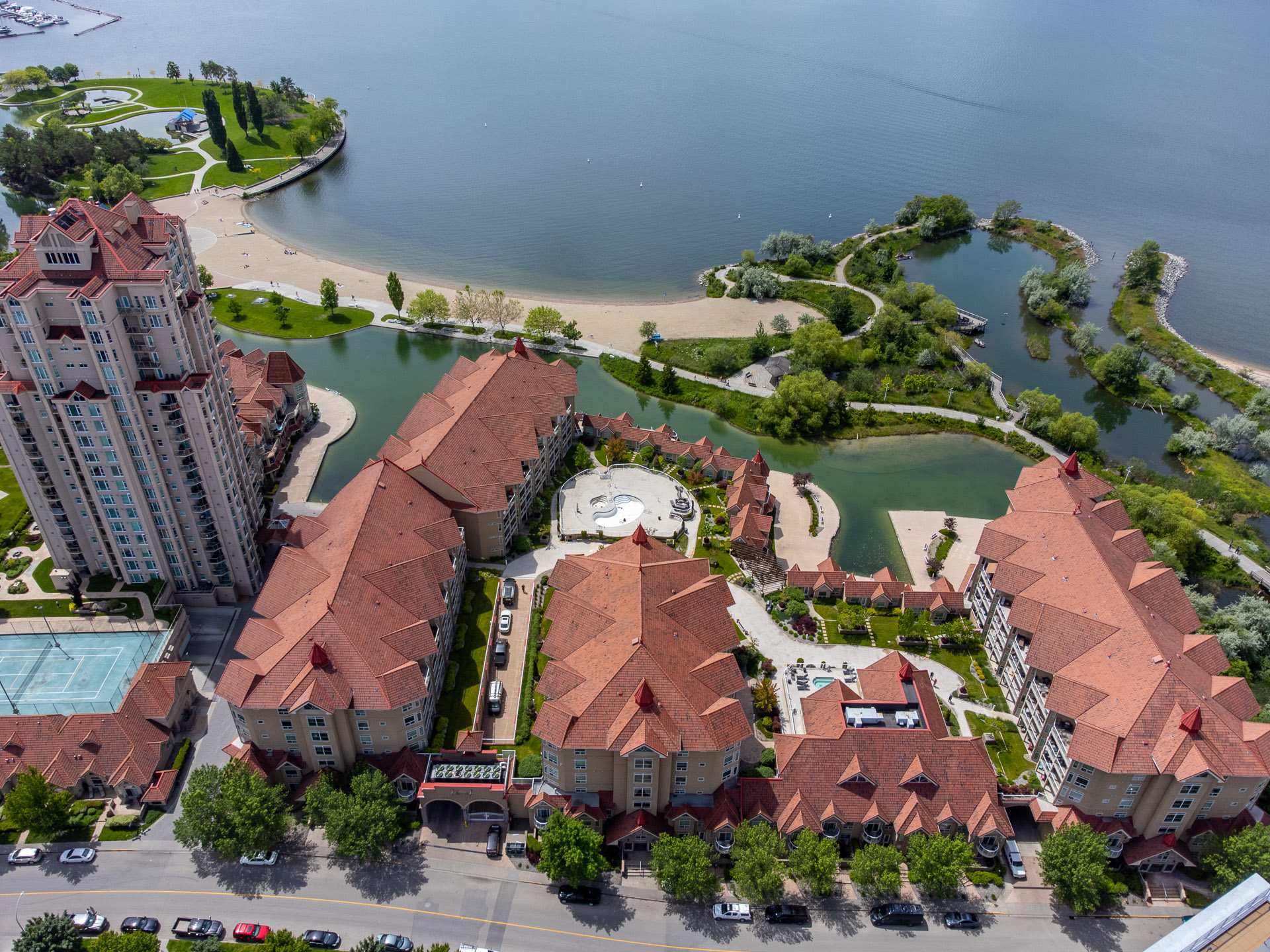 Discovery Bay 108 in Kelowna, British Columbia by Luxus Vacation Properties