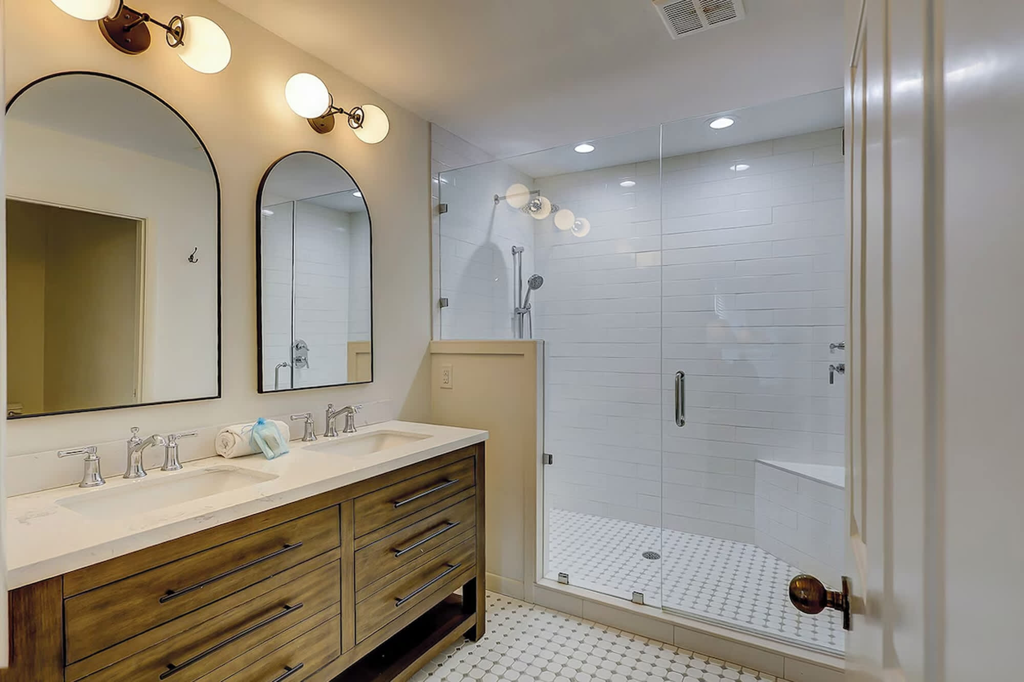 17 Beachside | Photo 24