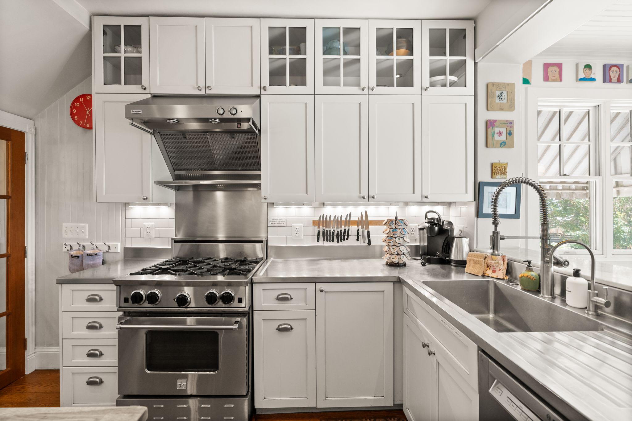 Hill East, Barney Circle 2-BR, Walk to METRO Stop
