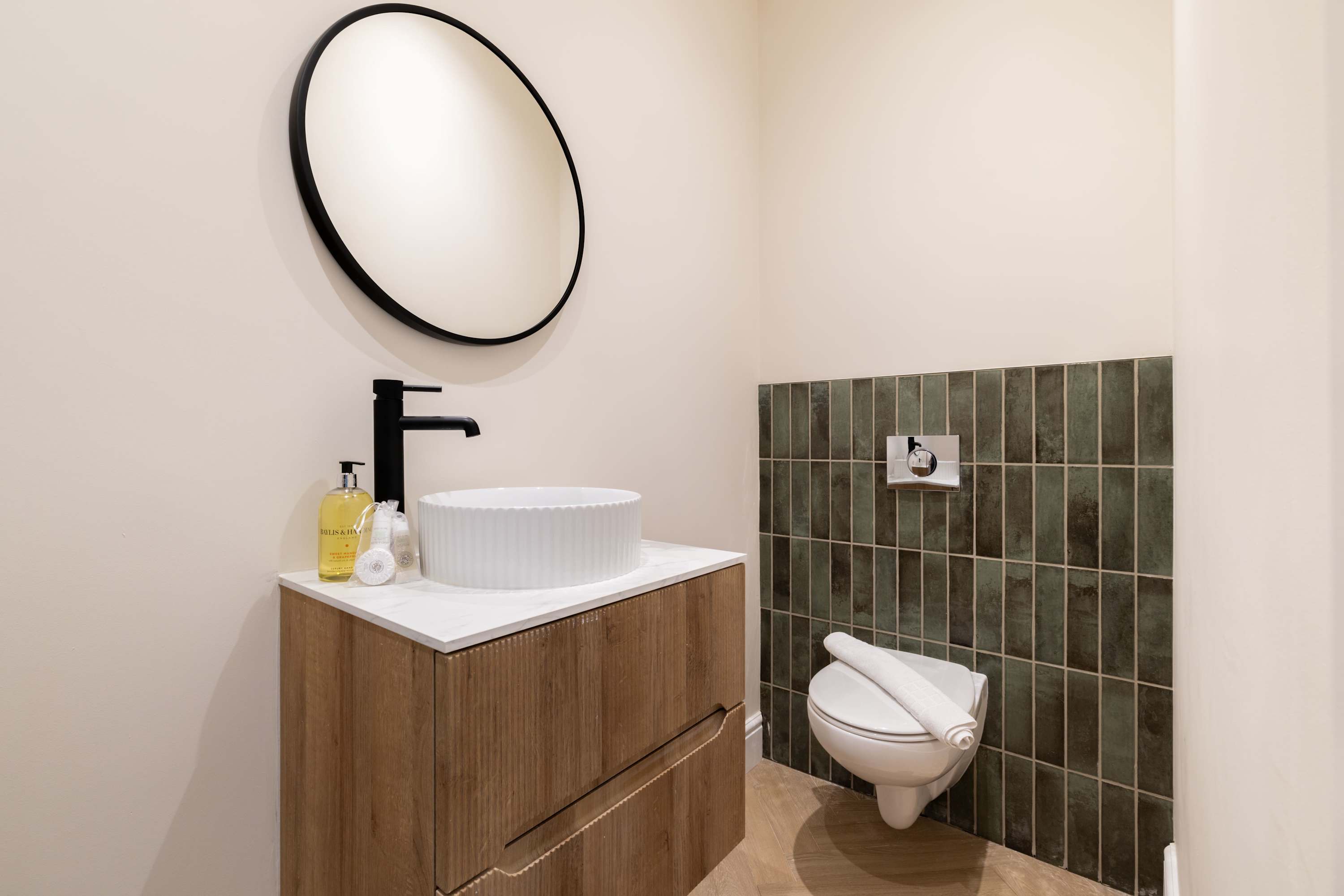The Emerald & Oak House in Springrice Road 49 SE13 6HS - Property image 9 - VivreStays