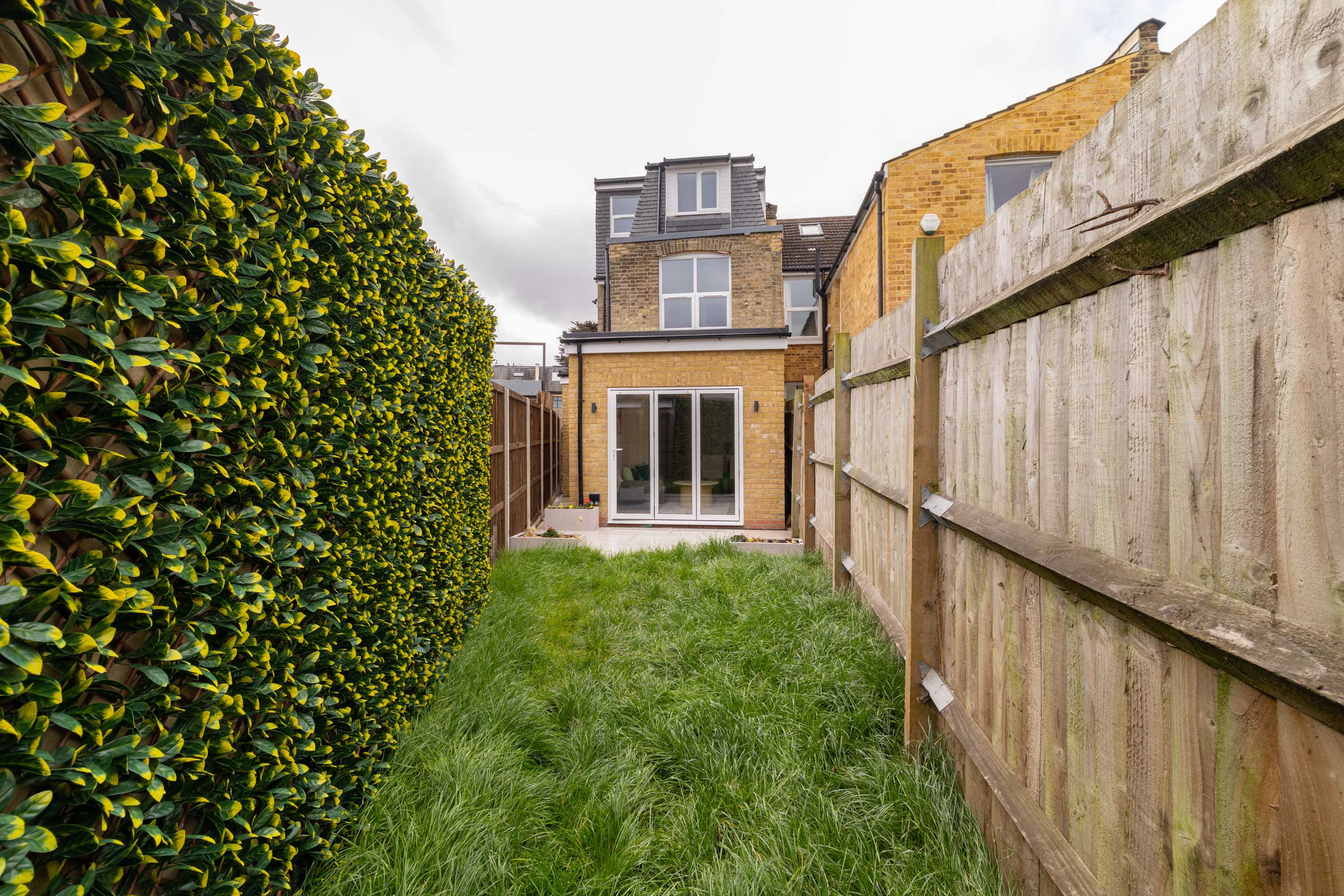 The Emerald & Oak House in Springrice Road 49 SE13 6HS - Property image 36 - VivreStays