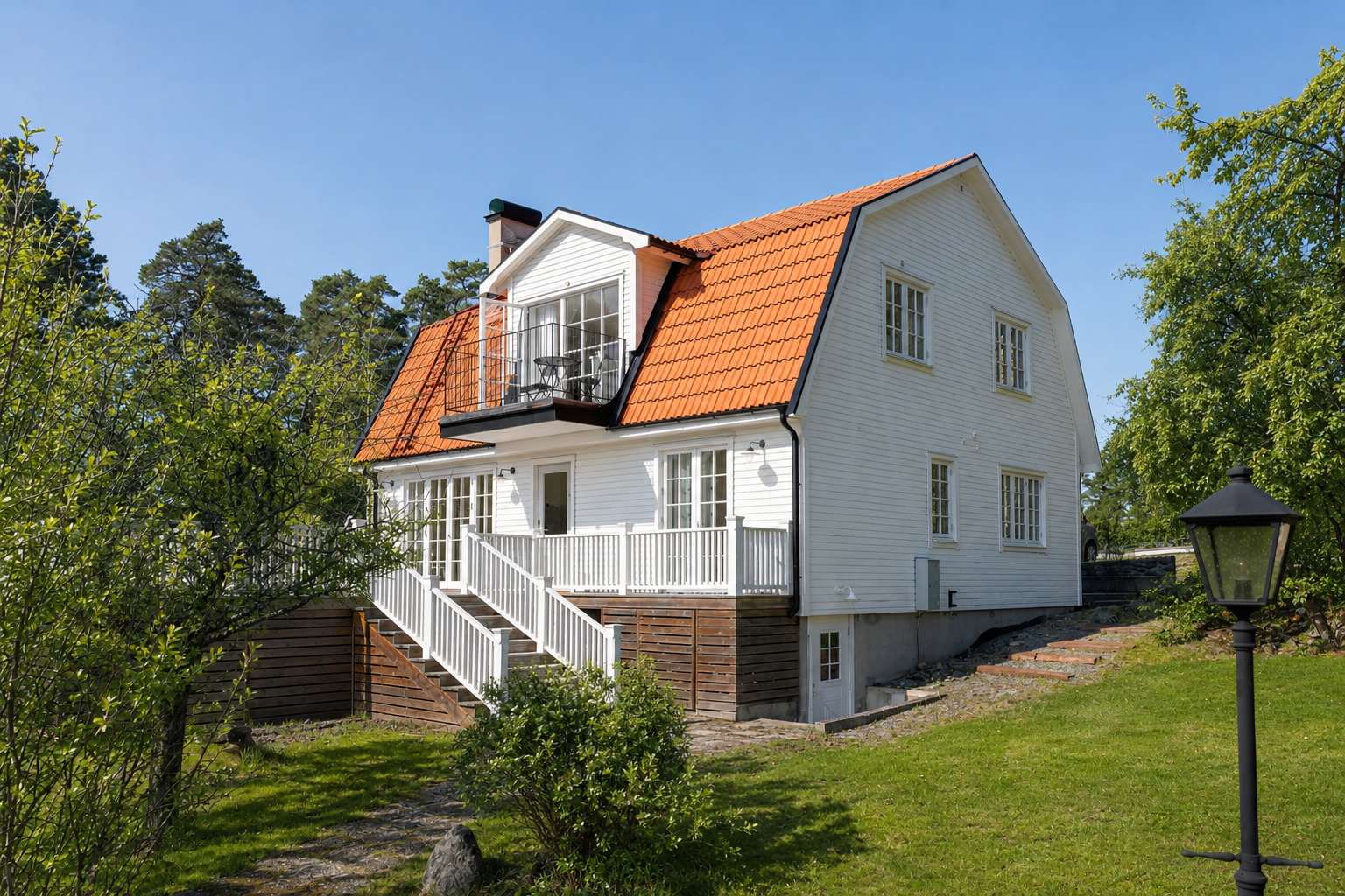 Lake View Villa in Saltsjöbaden near Stockholm