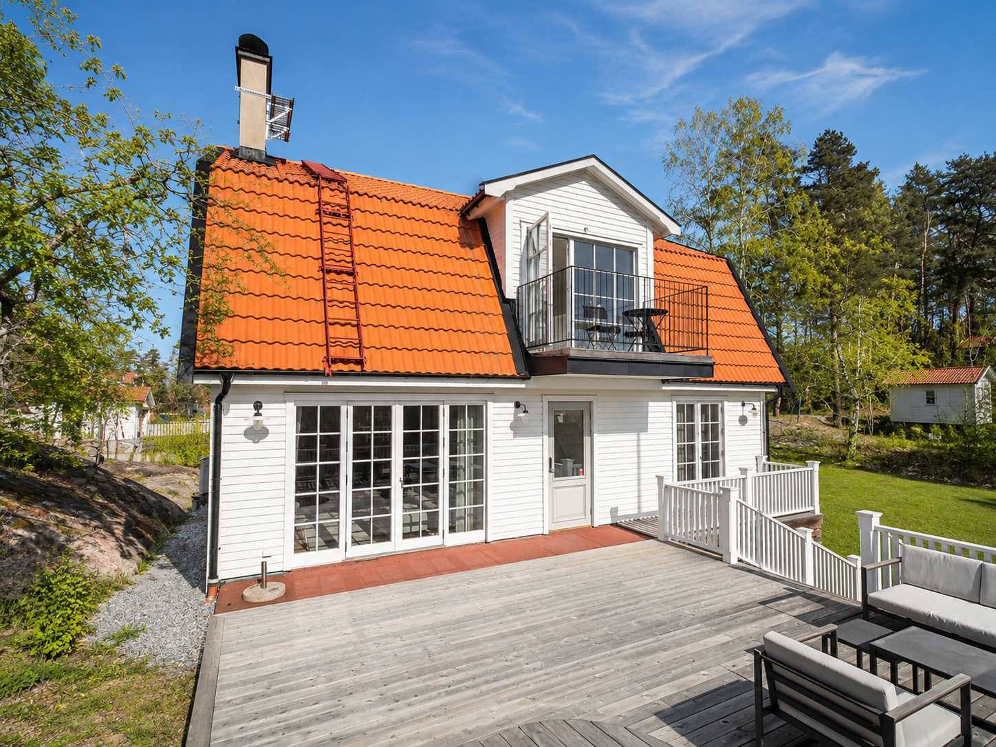 Lake View Villa in Saltsjöbaden near Stockholm