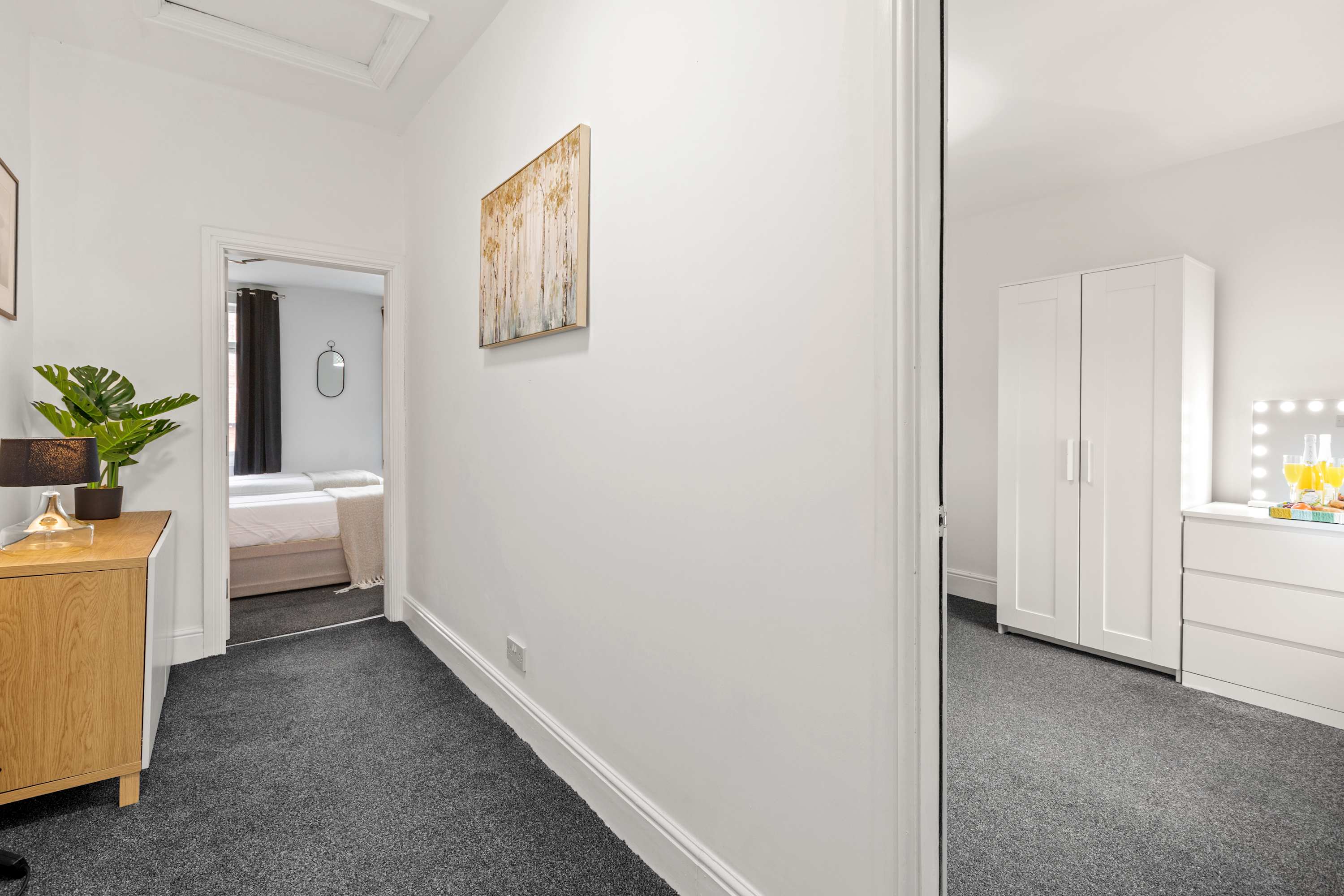 Jacuzzi | Flat |Airport |Alexandra | Christie Hosp in 64 Stockport Road SK8 2AF - Property image 17 - VivreStays