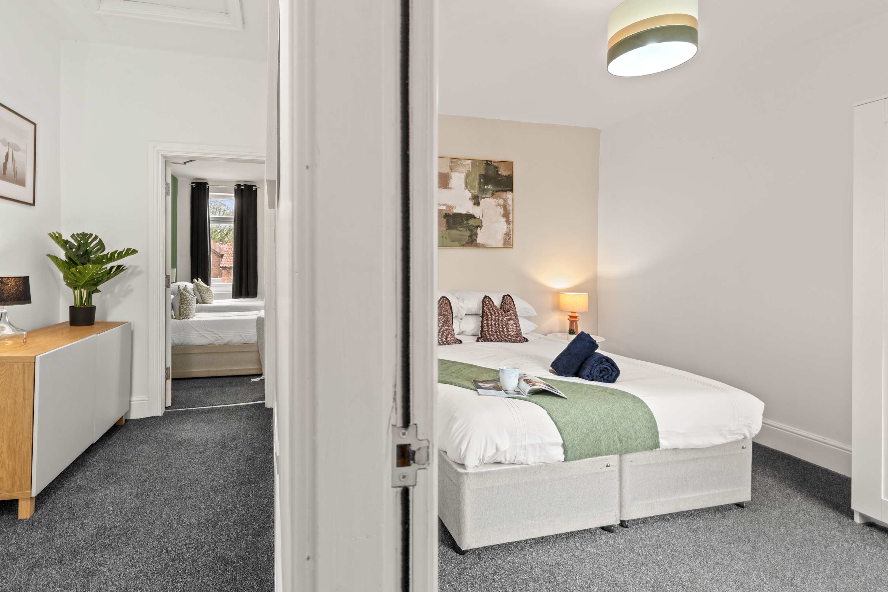 Jacuzzi | Flat |Airport |Alexandra | Christie Hosp in 64 Stockport Road SK8 2AF - Property image 18 - VivreStays