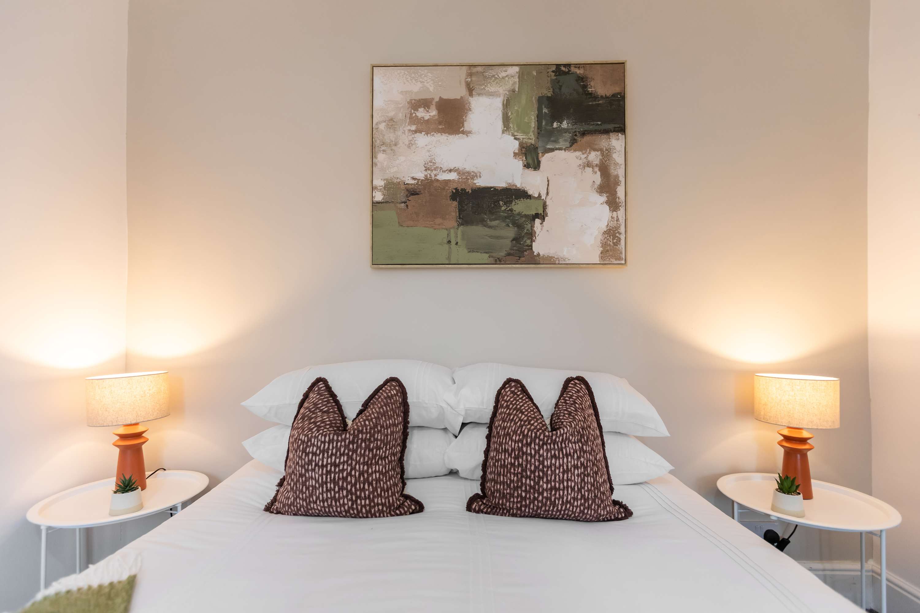 Jacuzzi | Flat |Airport |Alexandra | Christie Hosp in 64 Stockport Road SK8 2AF - Property image 20 - VivreStays