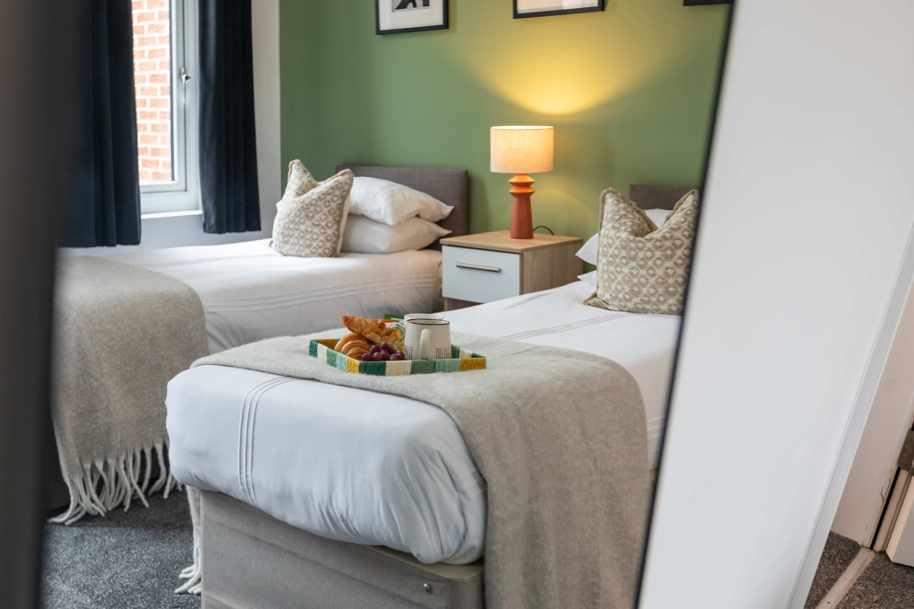 Jacuzzi | Flat |Airport |Alexandra | Christie Hosp in 64 Stockport Road SK8 2AF - Property image 28 - VivreStays