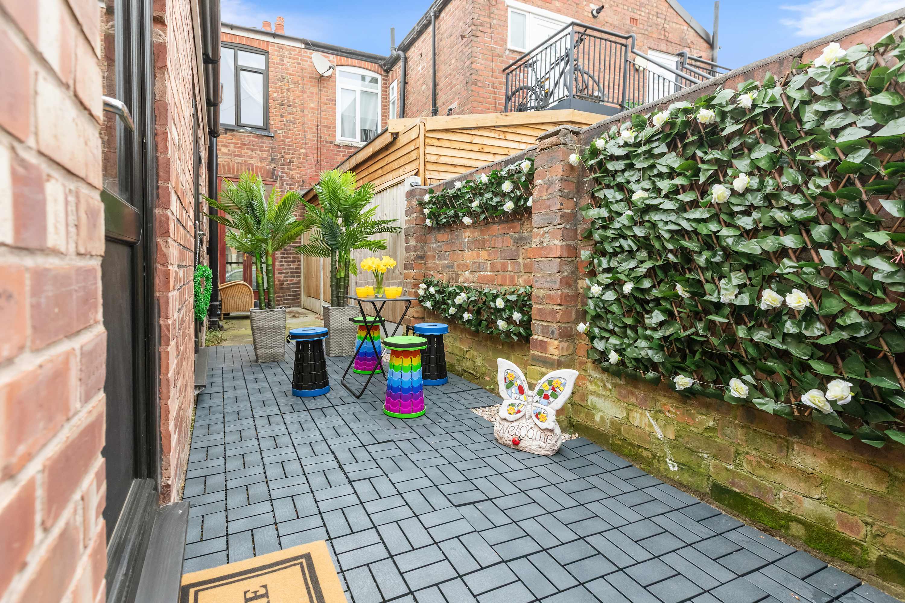 Jacuzzi | Flat |Airport |Alexandra | Christie Hosp in 64 Stockport Road SK8 2AF - Property image 6 - VivreStays