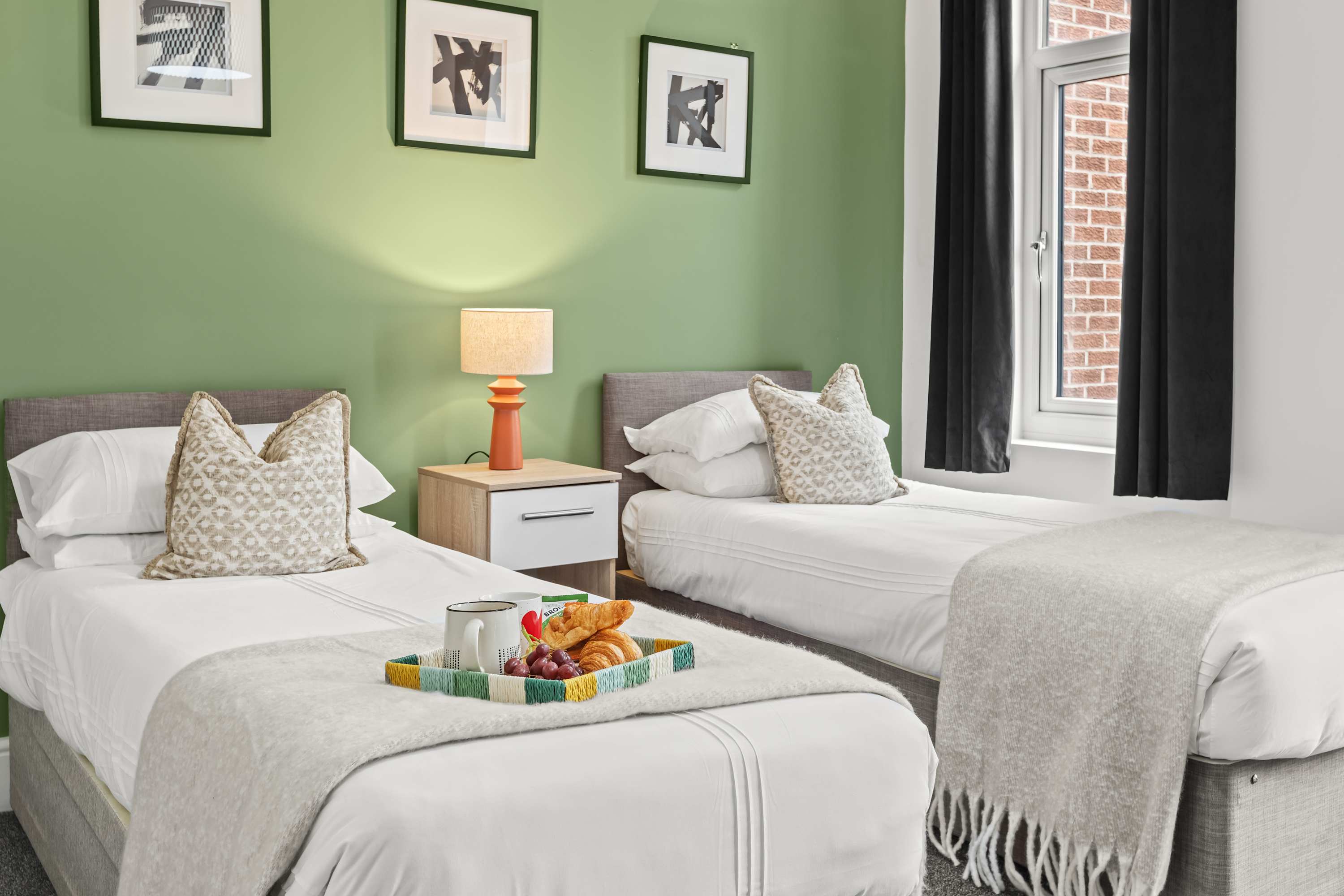 Jacuzzi | Flat |Airport |Alexandra | Christie Hosp in 64 Stockport Road SK8 2AF - Property image 25 - VivreStays