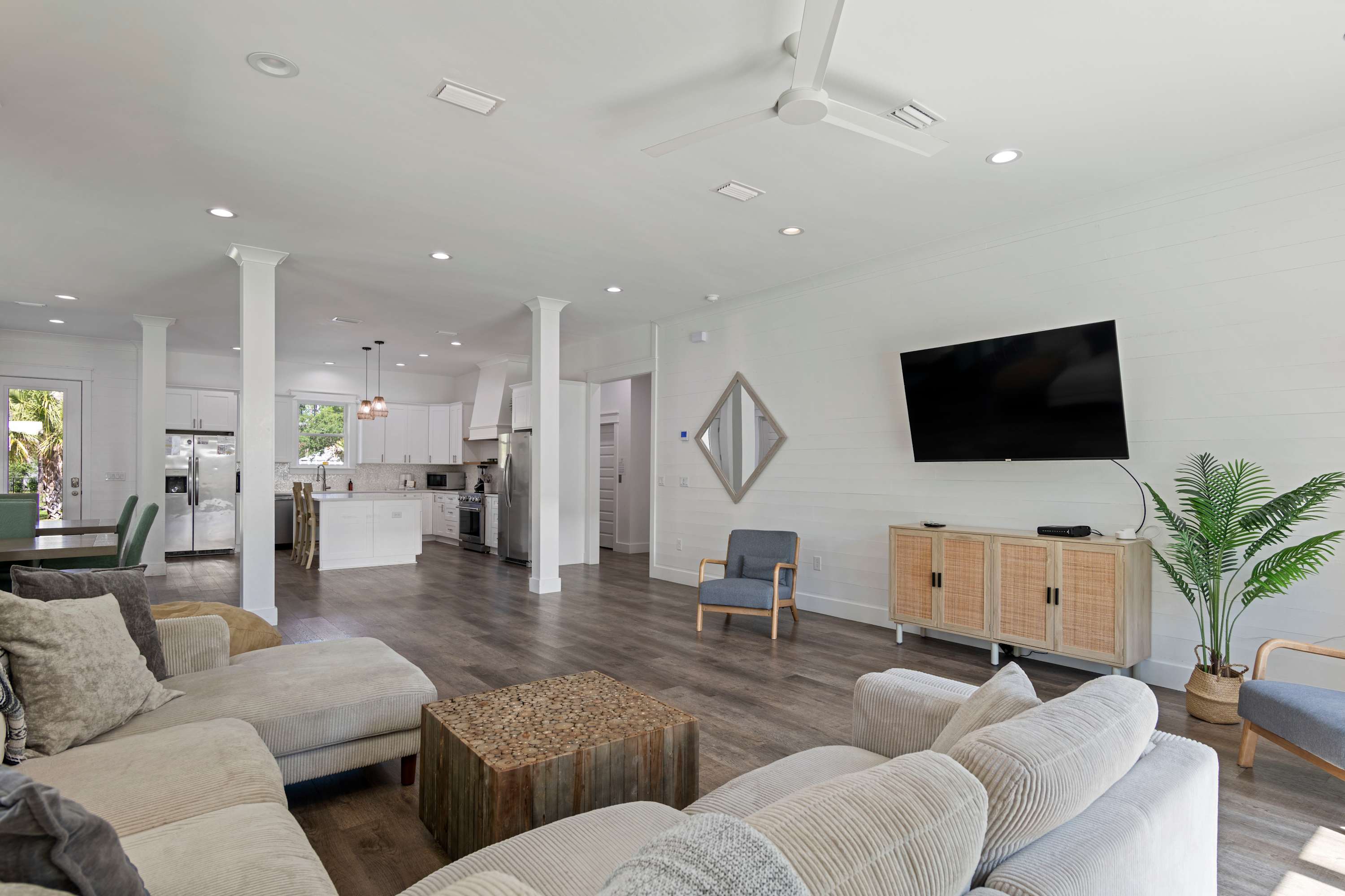 Sleeps 32 |Walk to Beach |Pool/Spa |Cart |Elevator