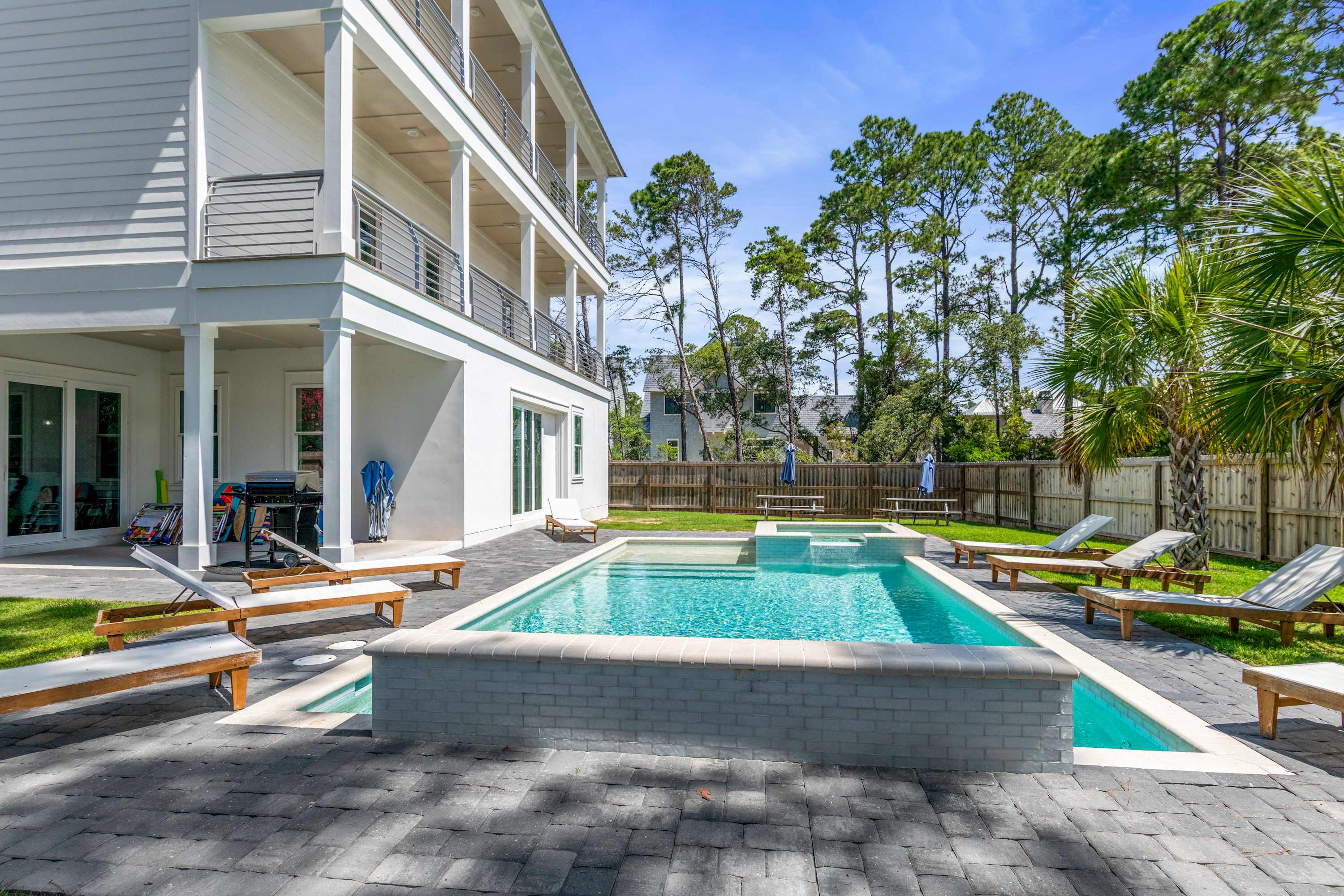 Sleeps 32 |Walk to Beach |Pool/Spa |Cart |Elevator