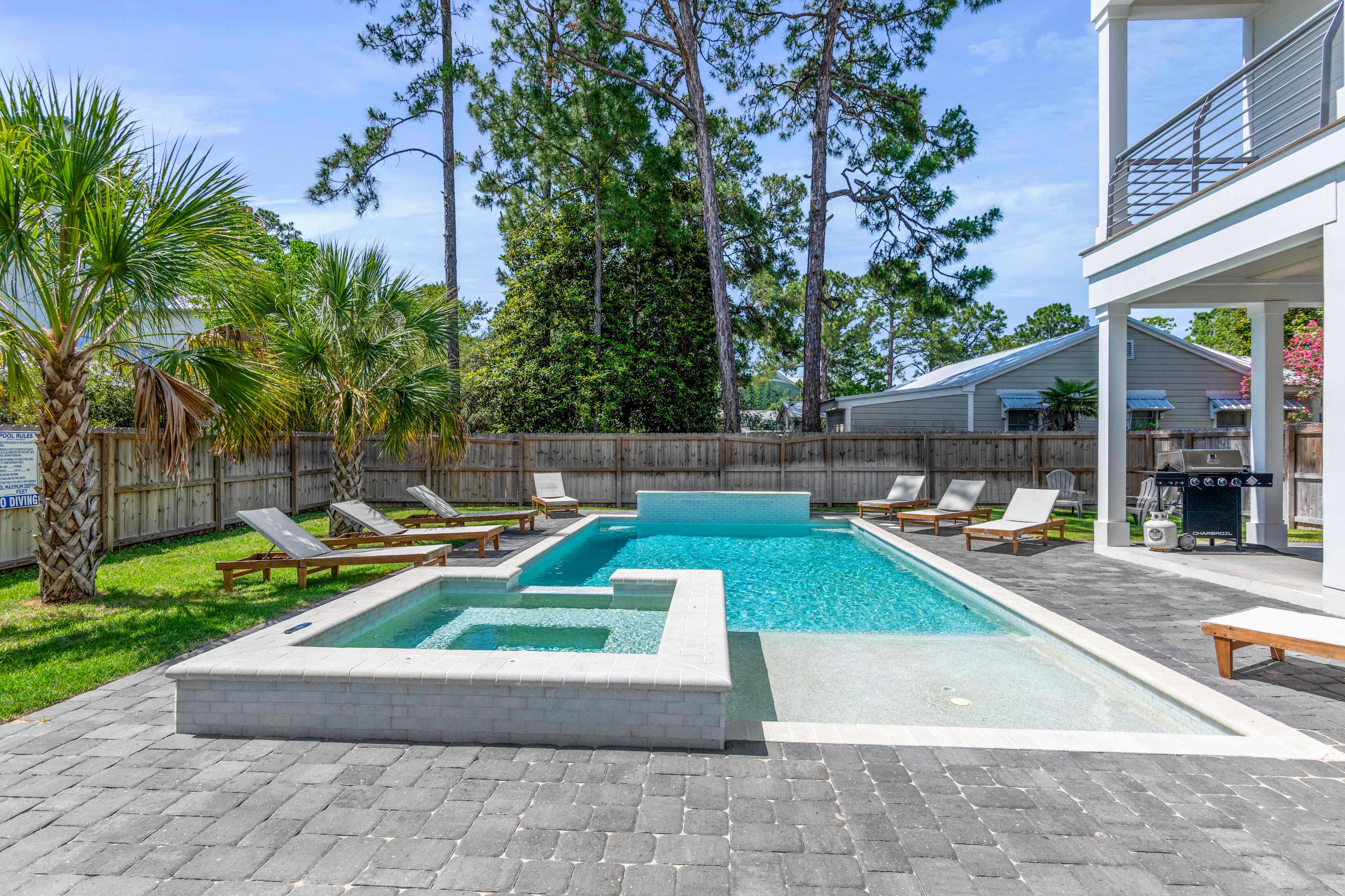 Sleeps 32 |Walk to Beach |Pool/Spa |Cart |Elevator