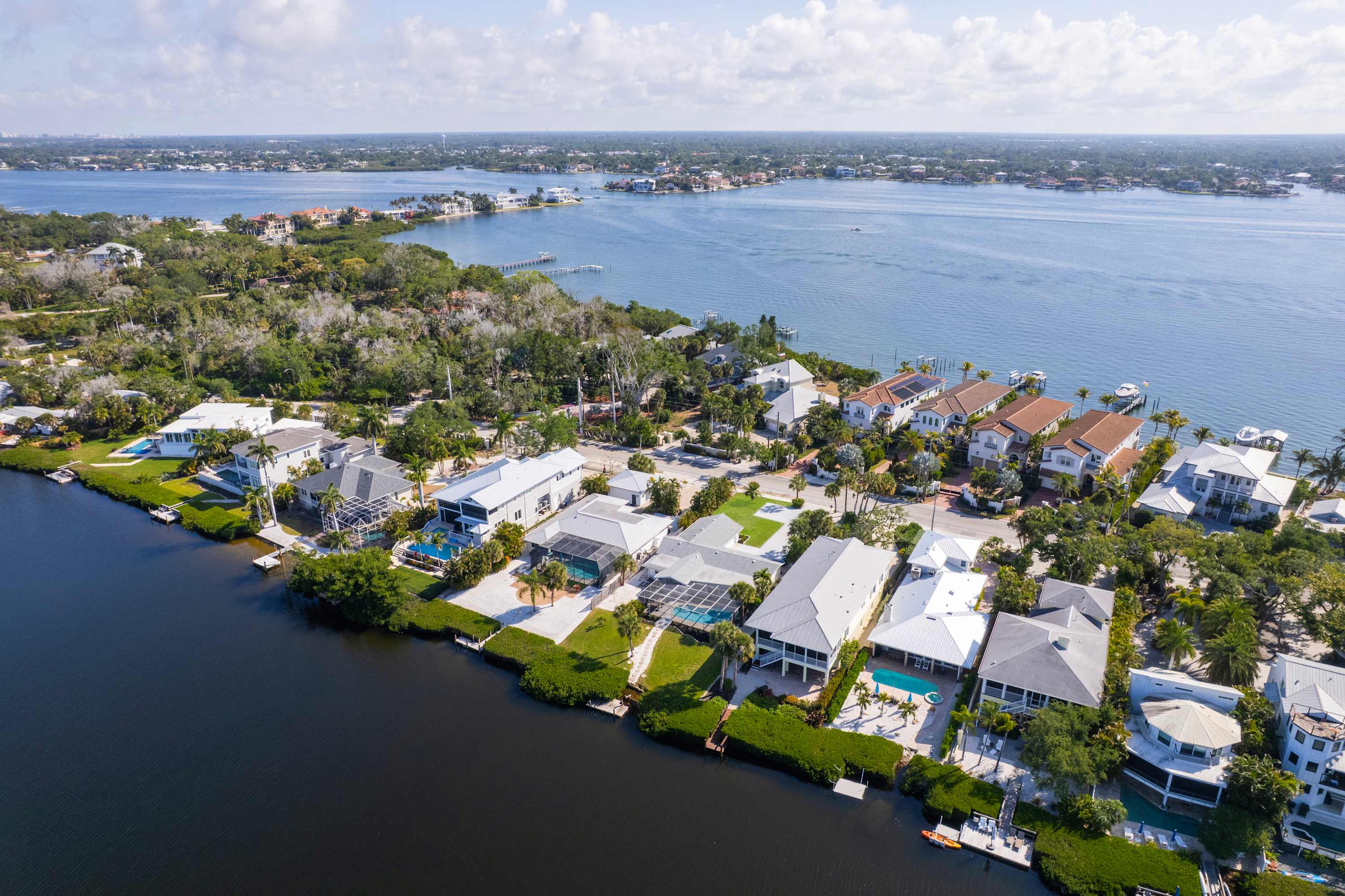 4BR Getaway Near Beach & Village  Sleeps 10 - Foto 37