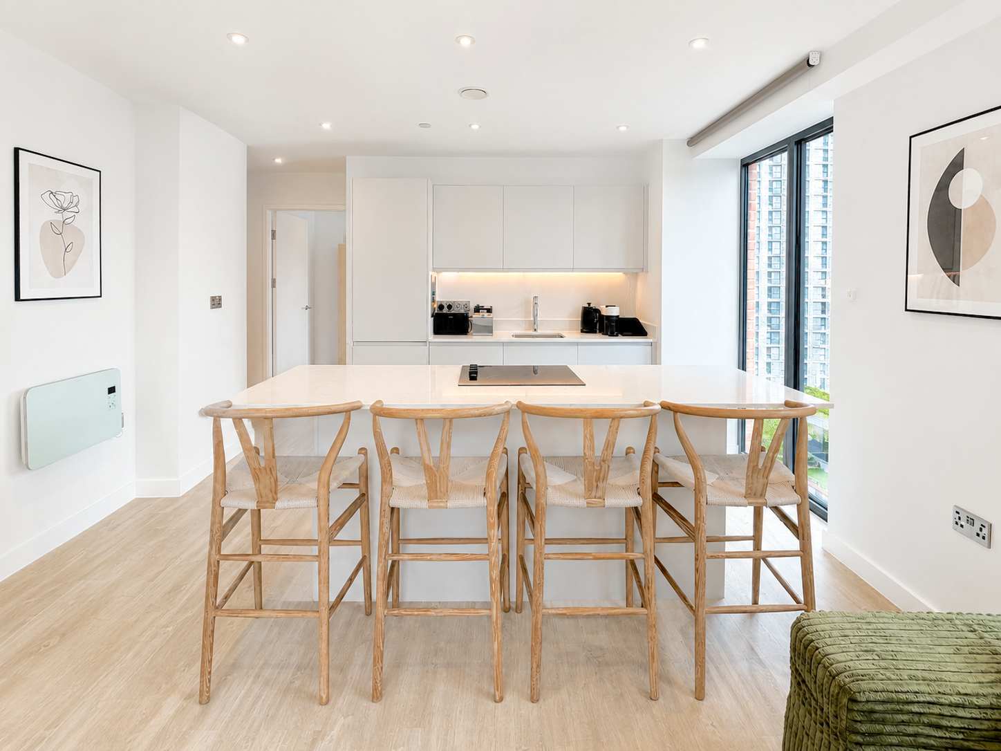 Alabaster Suite Luxury 2BR & Skyline Views!