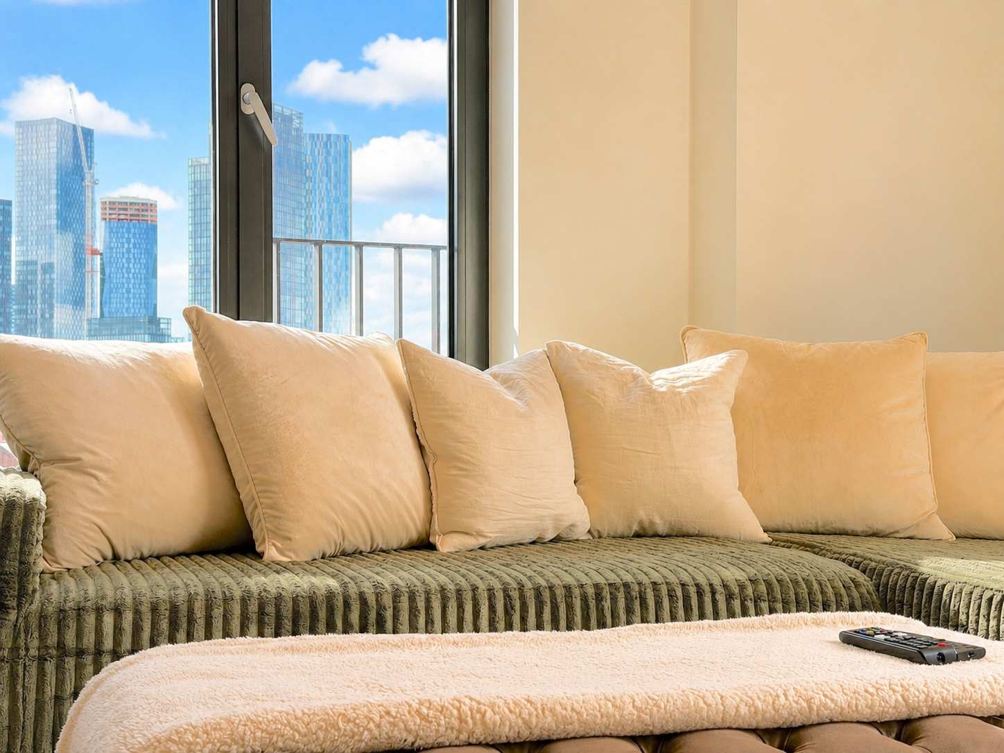Alabaster Suite Luxury 2BR & Skyline Views! - Picture 10
