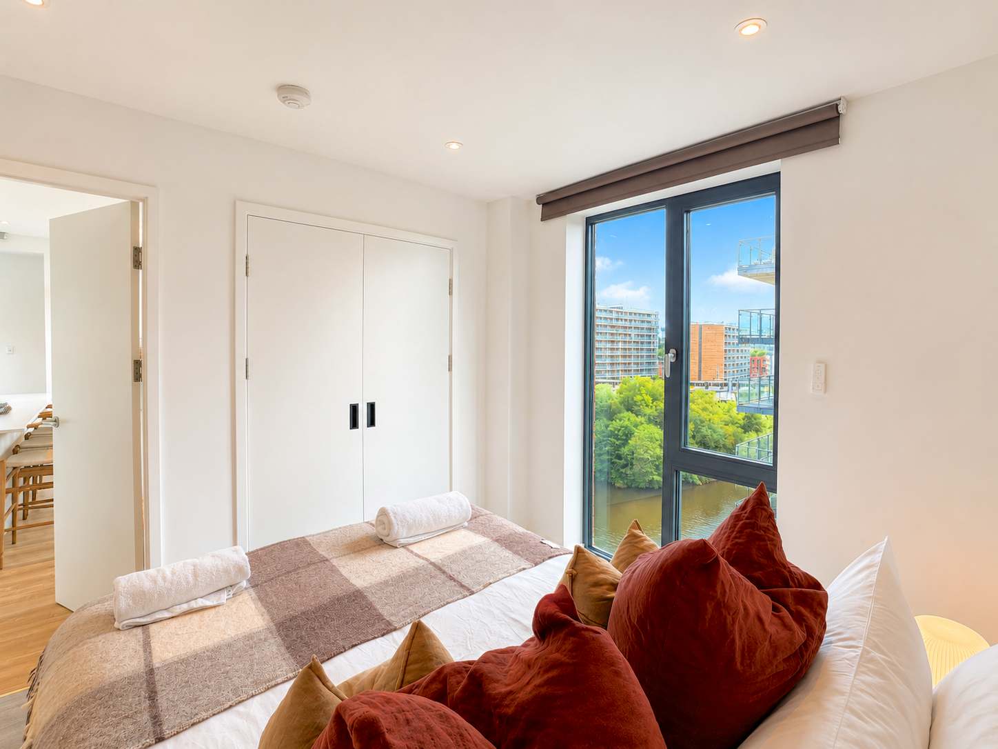 Alabaster Suite Luxury 2BR & Skyline Views! - Picture 14