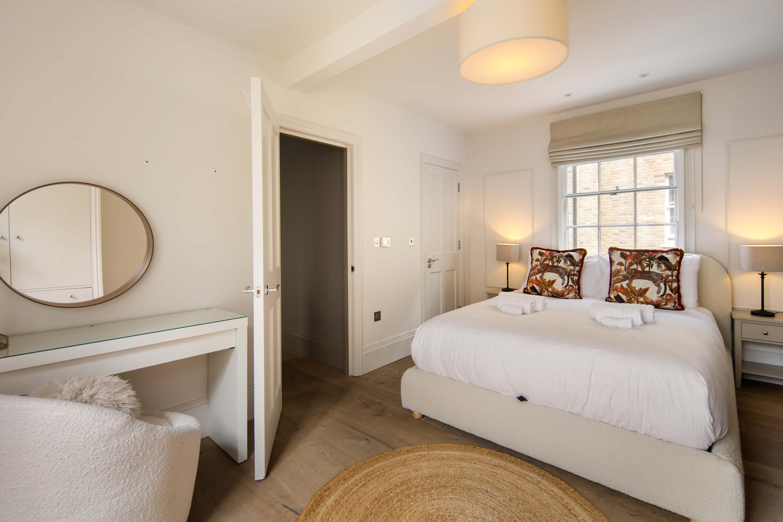 2 Mins Walk to The Ritz, Mayfair House