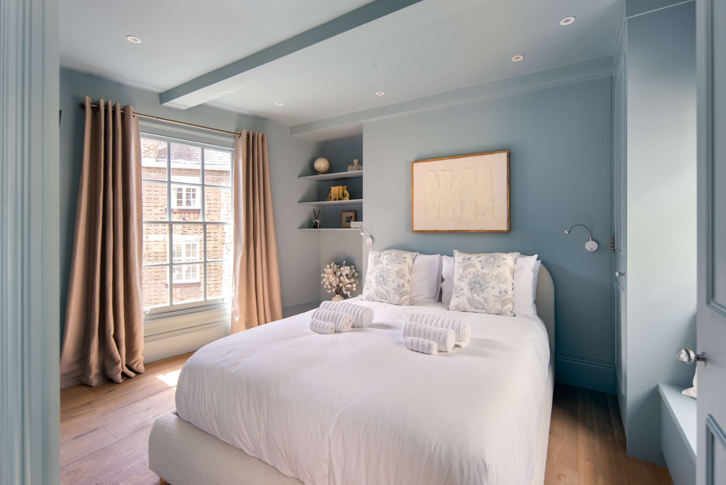 2 Mins Walk to The Ritz, Mayfair House