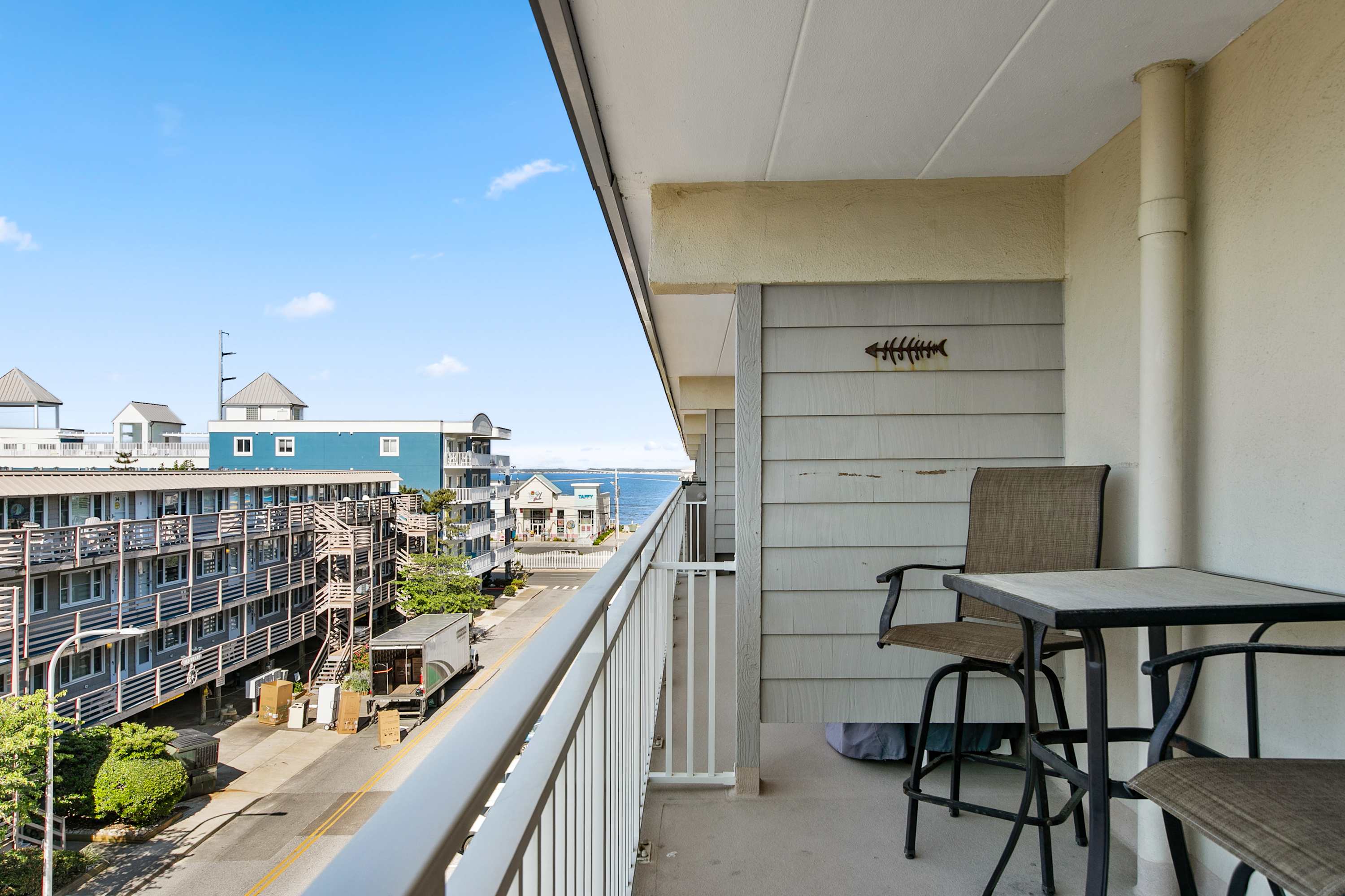 Salty Sands 404 |Steps to Ocean & Dining