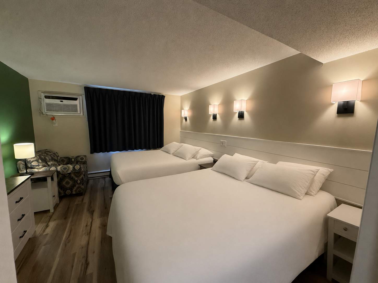 Eastern Inn Evergreen Suite 4