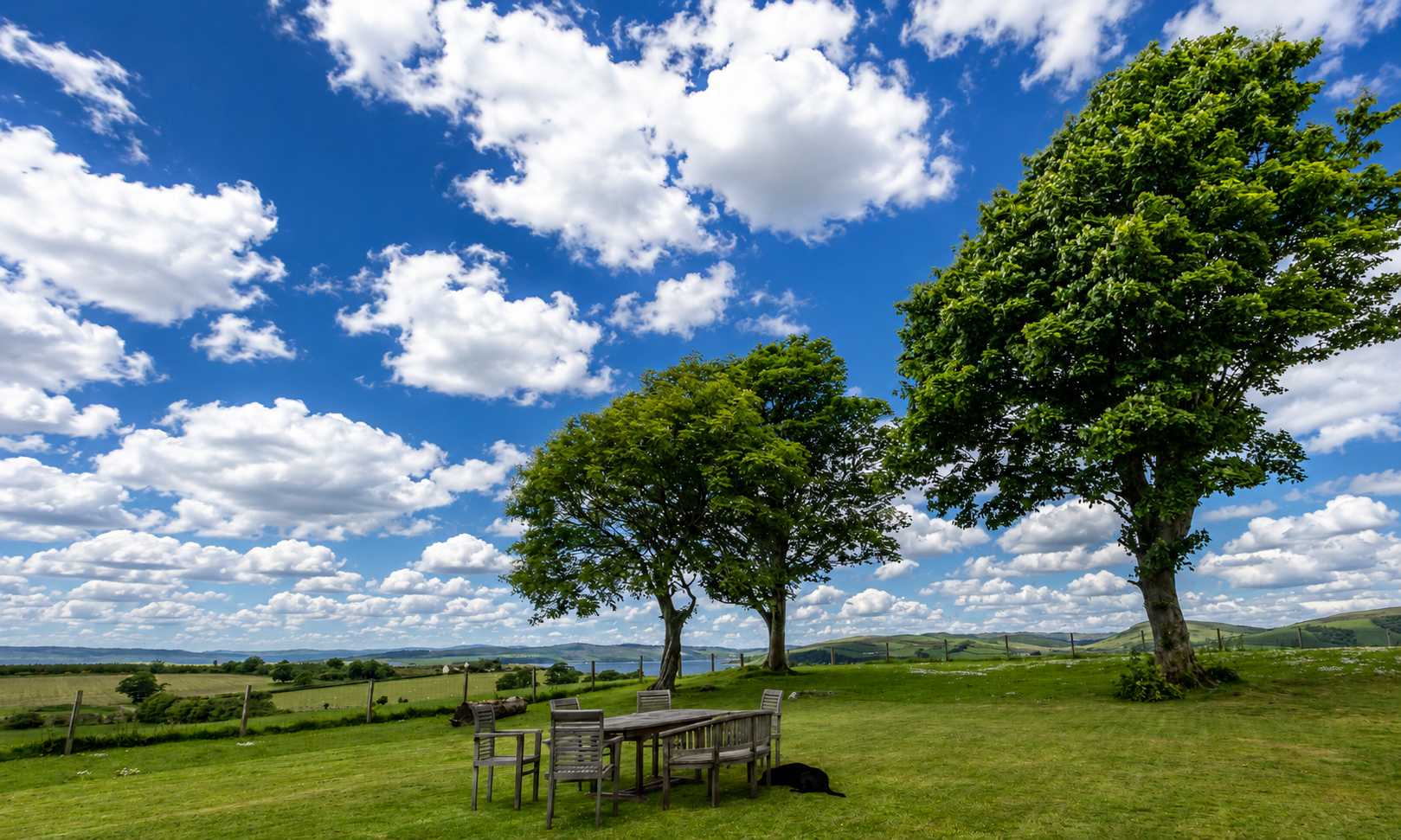 Dunallan Farm: Cottage with Optional Hot Tub & Stunning Views in Dunallan Farm PA20 0QG - Property image 16 - VivreStays