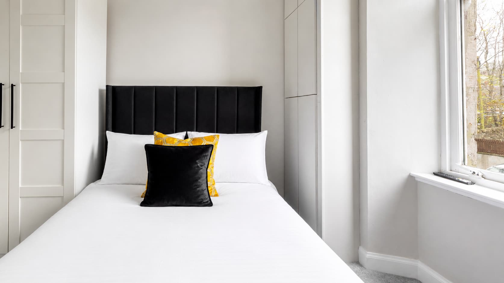Fountain View Apartment in Flat 1/2, 25A Gallowgate PA20 0HR - Property image 9 - VivreStays