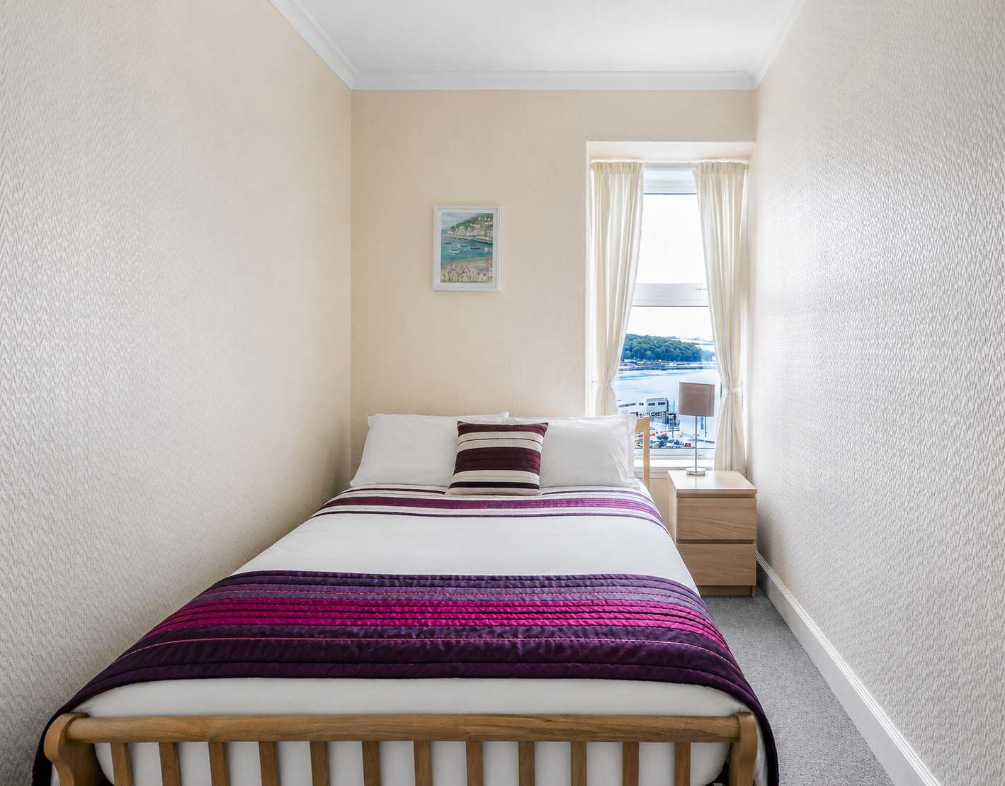 Breathtaking Sea-View Apartment Steps from Rothesay Harbor in East Princes Street 27 PA20 9DL - Property image 5 - VivreStays