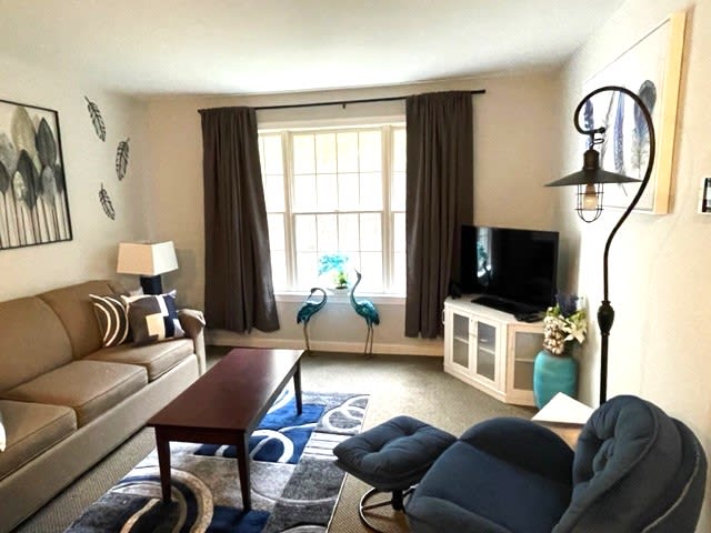 Ski On/Off Winter Mountain Suite Jiminy Peak-- Sleeps4- Home Away From 