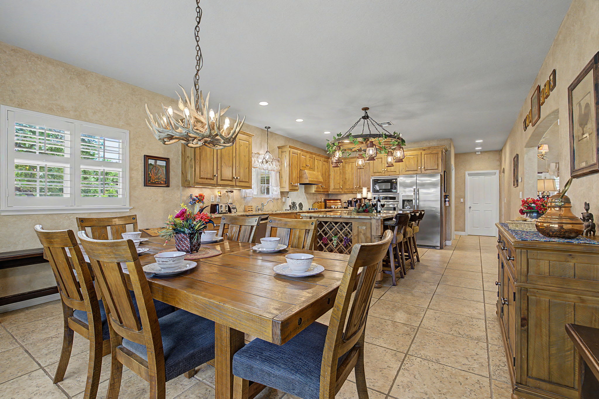 River House | 4-BDR Luxury Riverfront Estate | Photo 14
