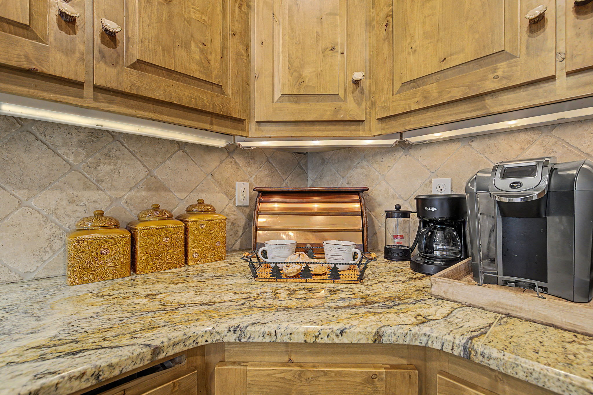 River House | 4-BDR Luxury Riverfront Estate | Photo 16