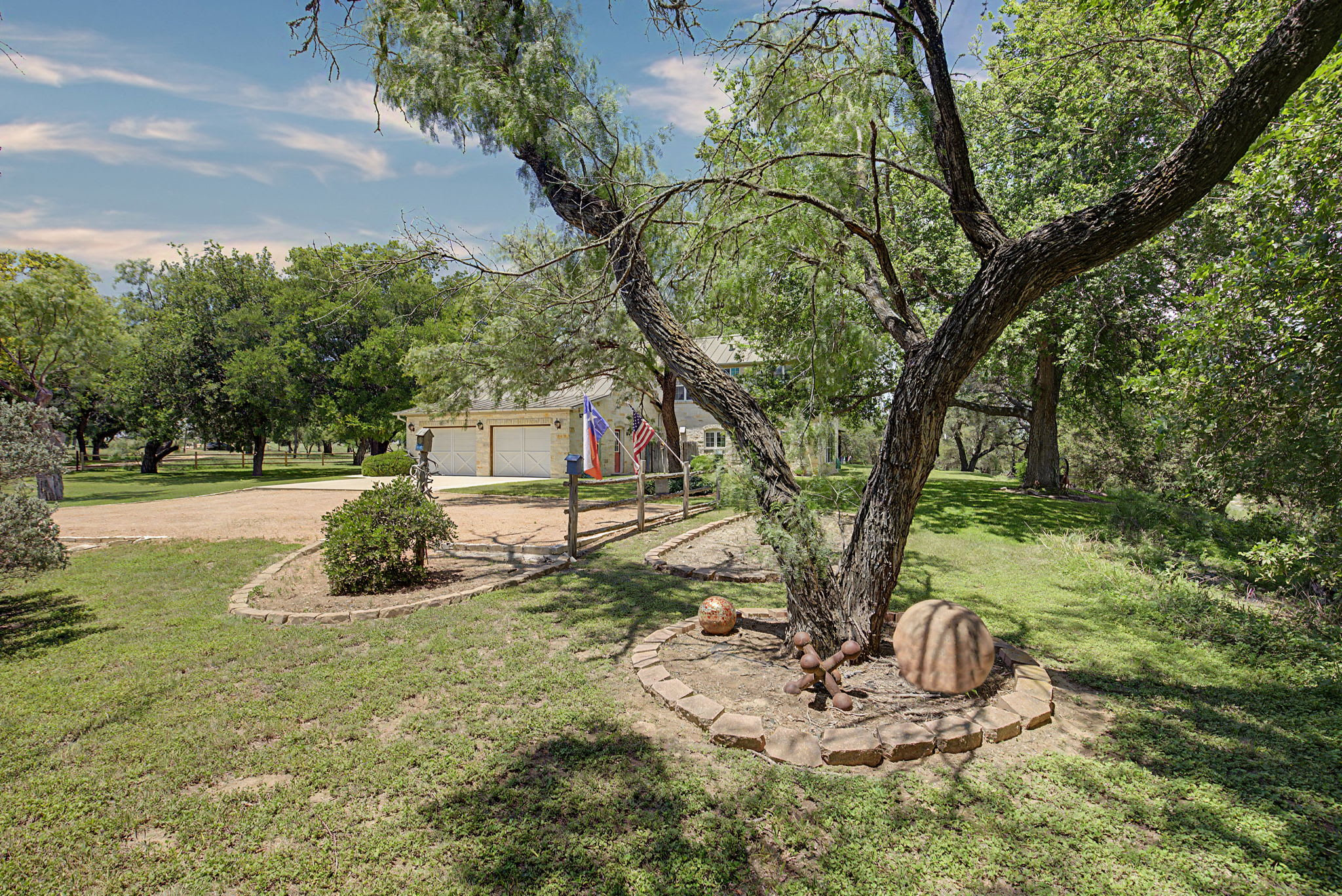 River House | 4-BDR Luxury Riverfront Estate | Photo 44