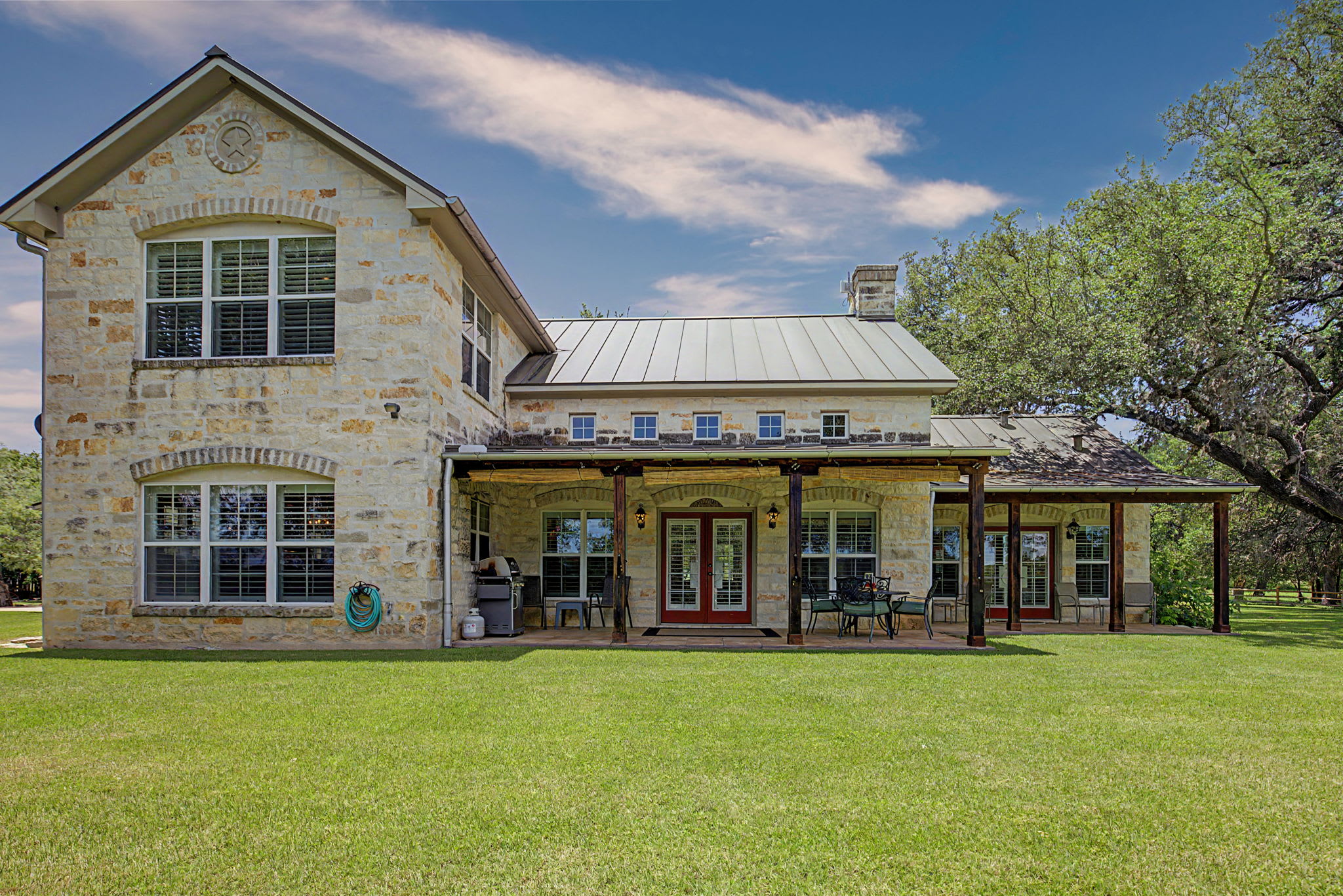 River House | 4-BDR Luxury Riverfront Estate | Photo 41