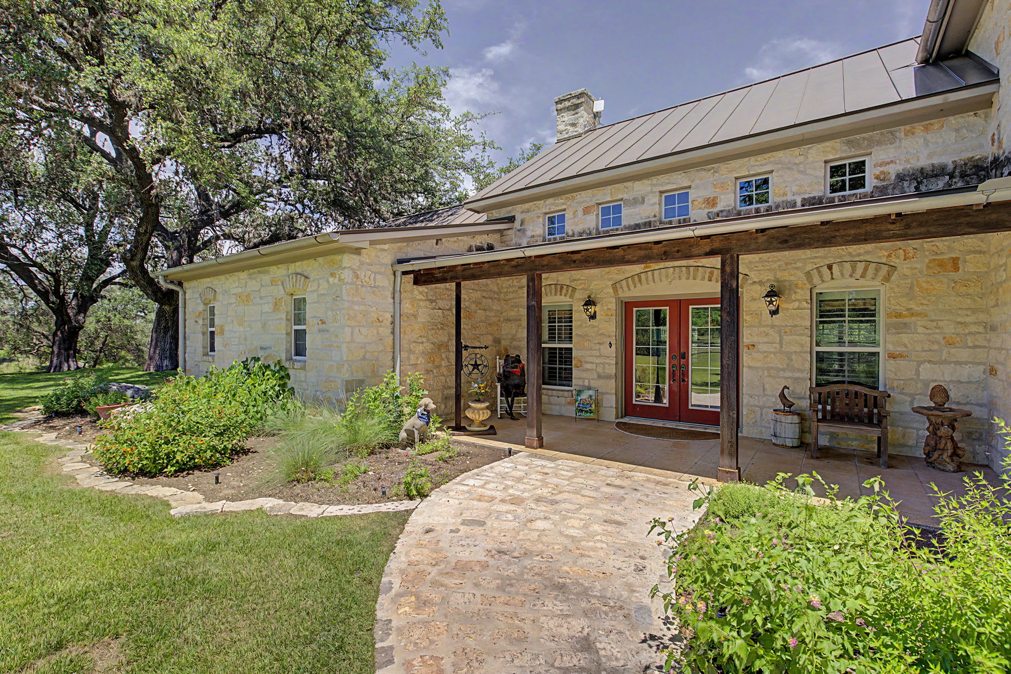 River House | 4-BDR Luxury Riverfront Estate | Photo 6
