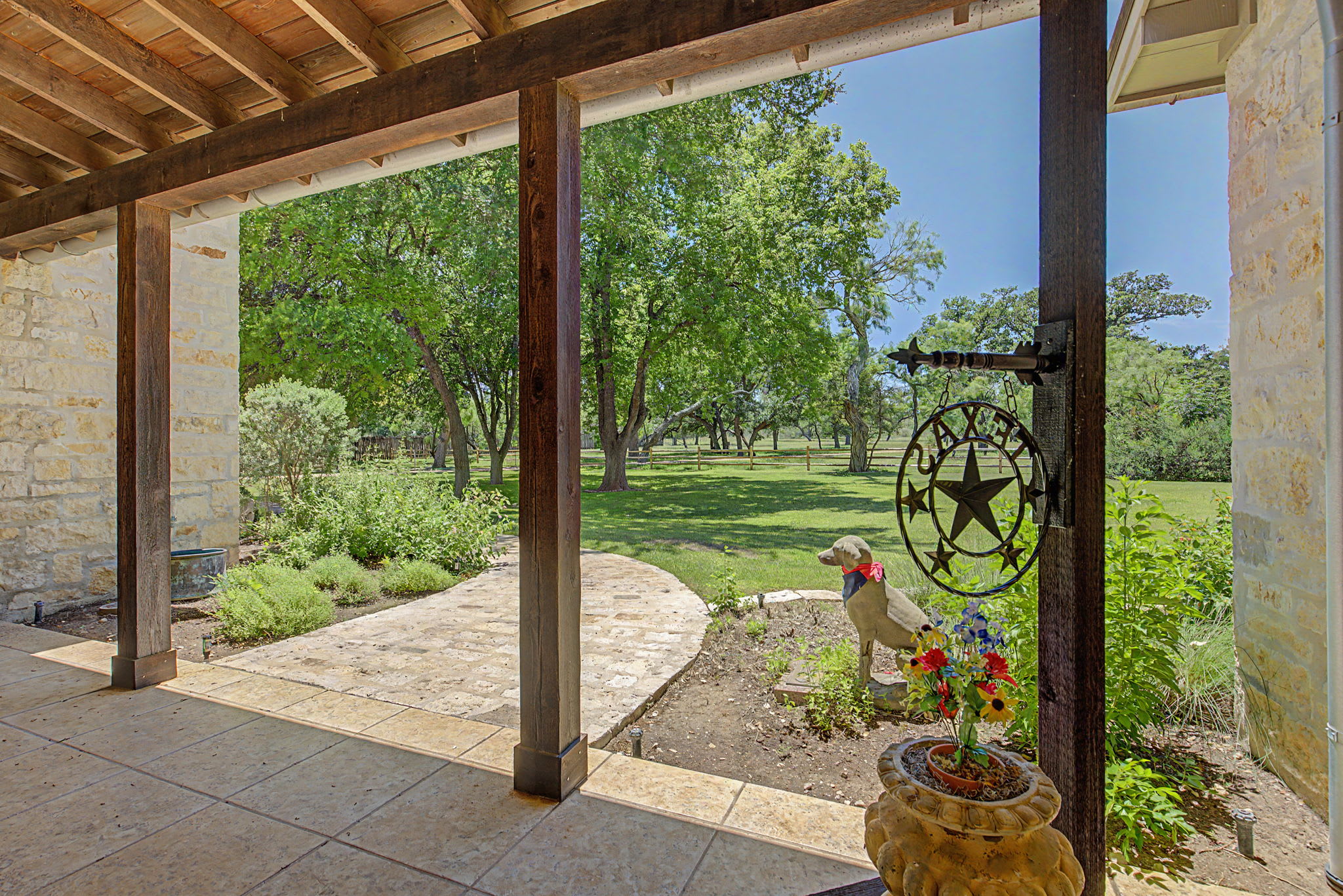 River House | 4-BDR Luxury Riverfront Estate | Photo 38