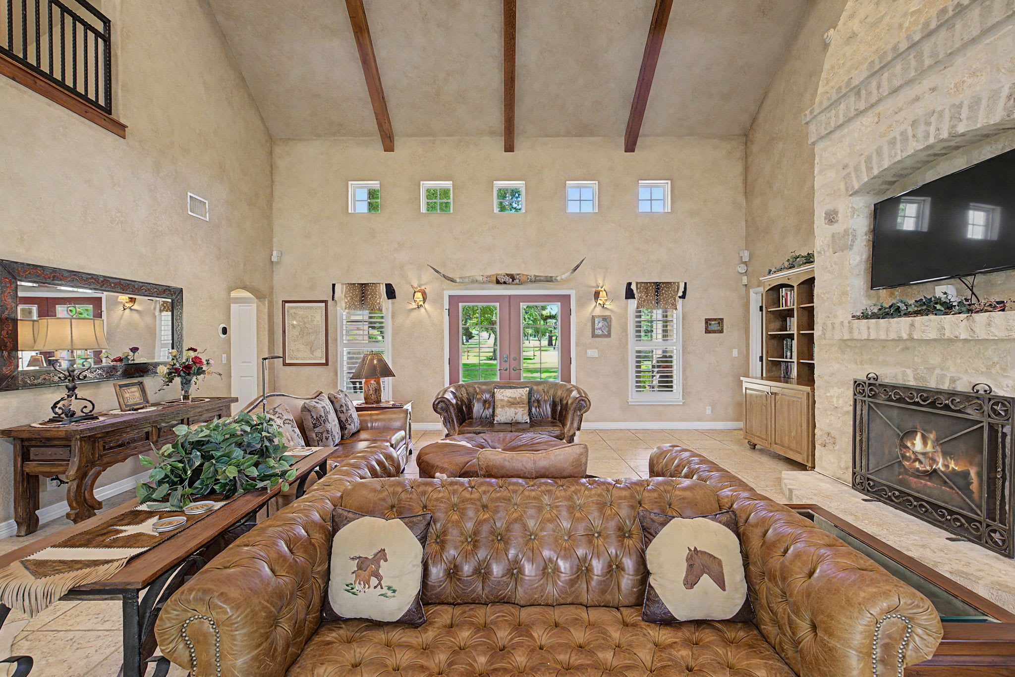 River House | 4-BDR Luxury Riverfront Estate | Photo 10