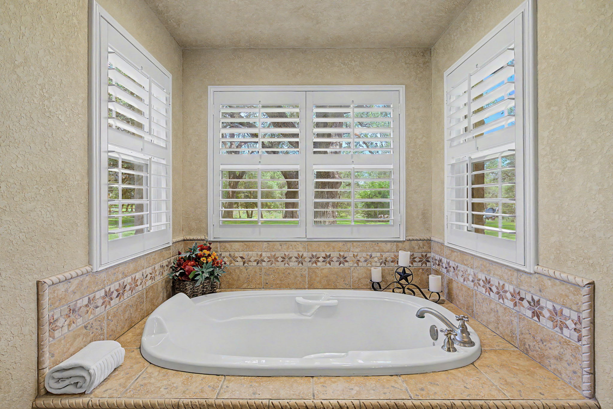 River House | 4-BDR Luxury Riverfront Estate | Photo 23