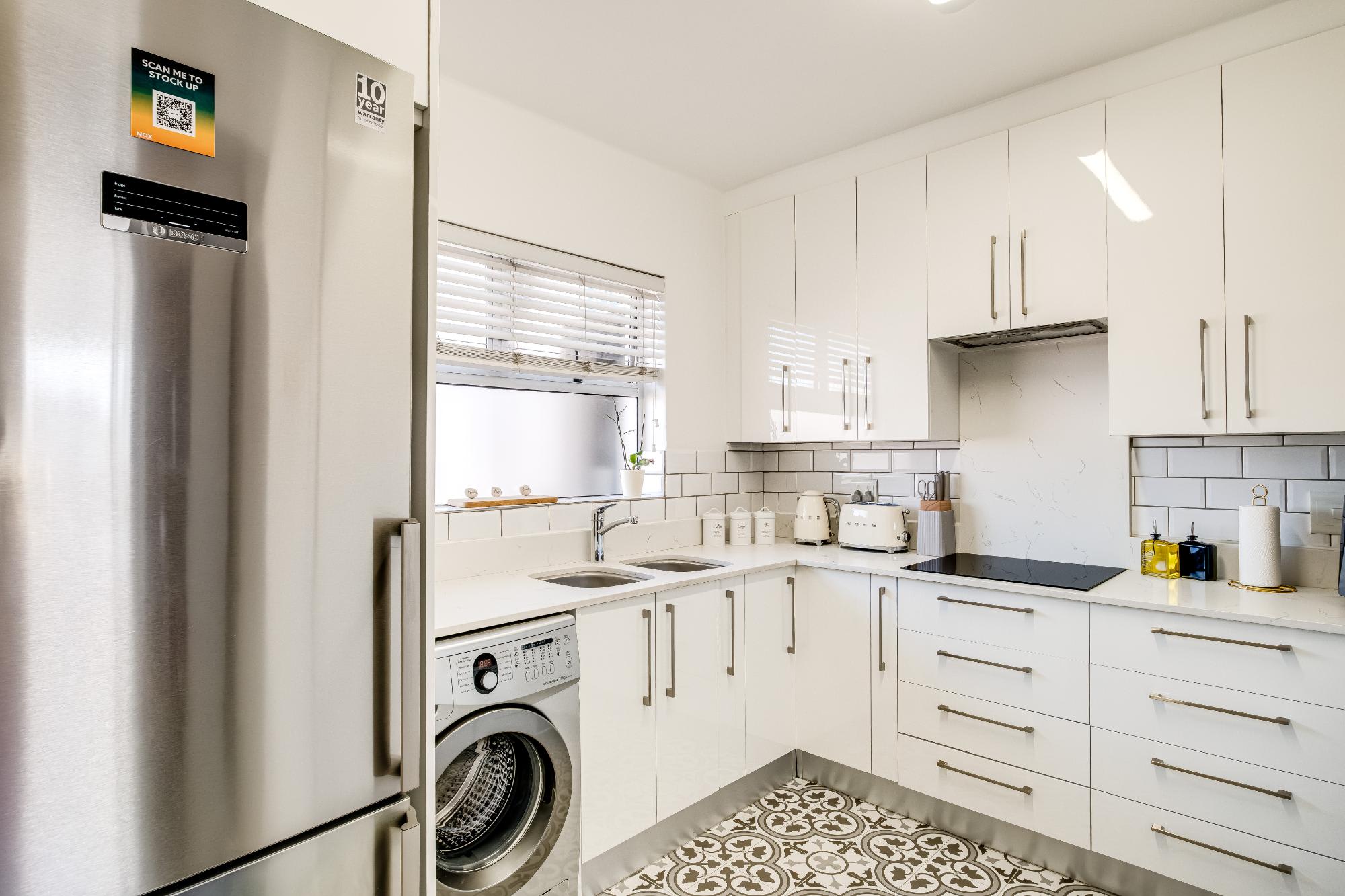 Stylish Green Point 2 Bed w Views Rockaway Haven 8