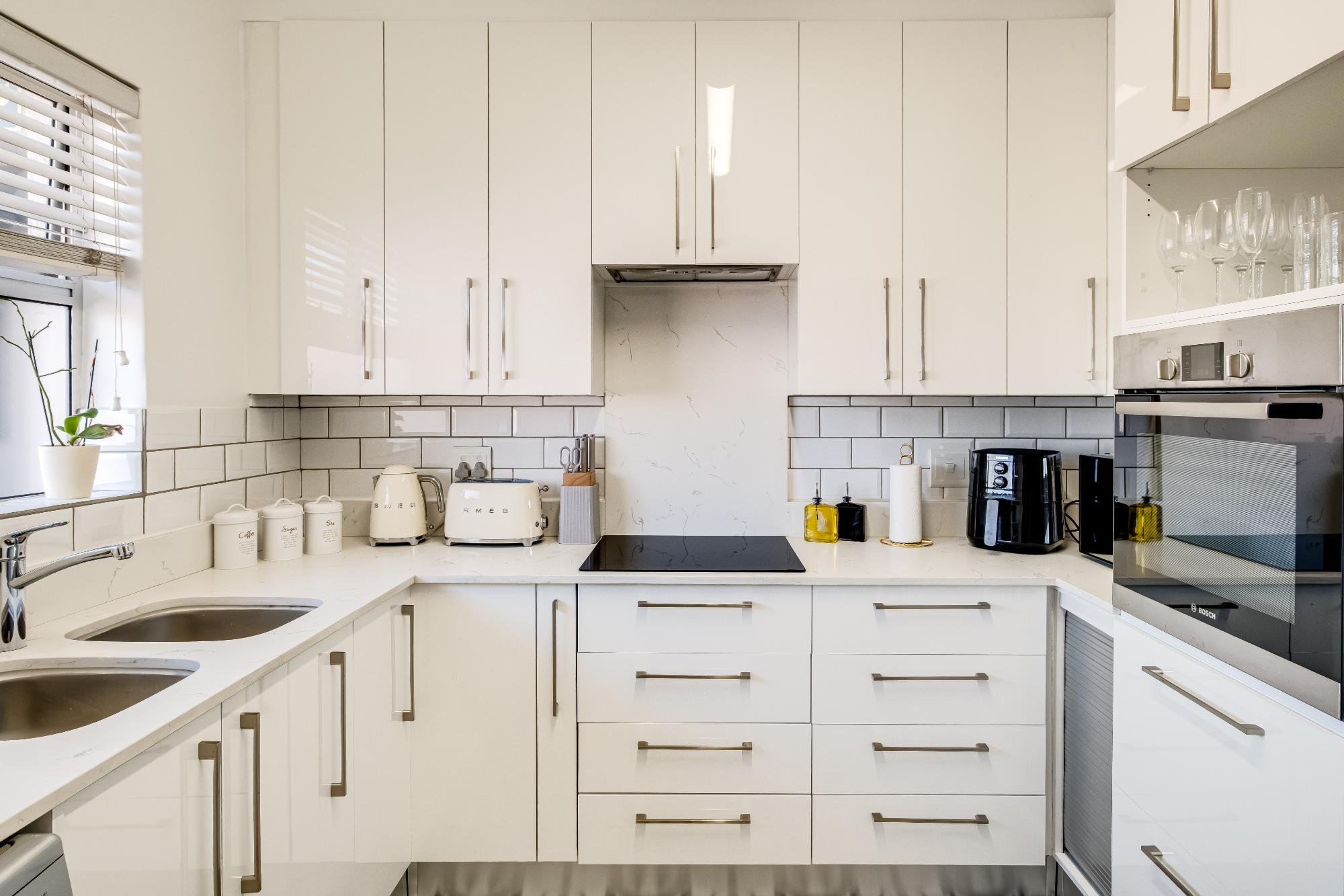 Stylish Green Point 2 Bed w Views Rockaway Haven 10