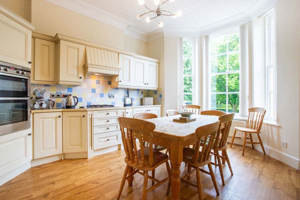 Spacious Historic Home In Cockermouth With Parking