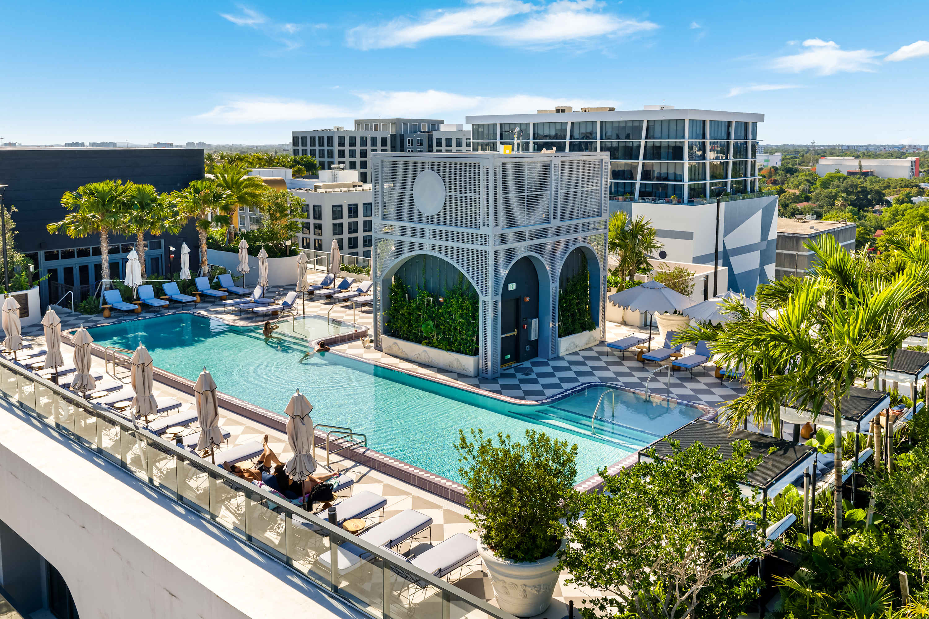 Wynwood Pad- Stylish Apt with View & Rooftop Pool