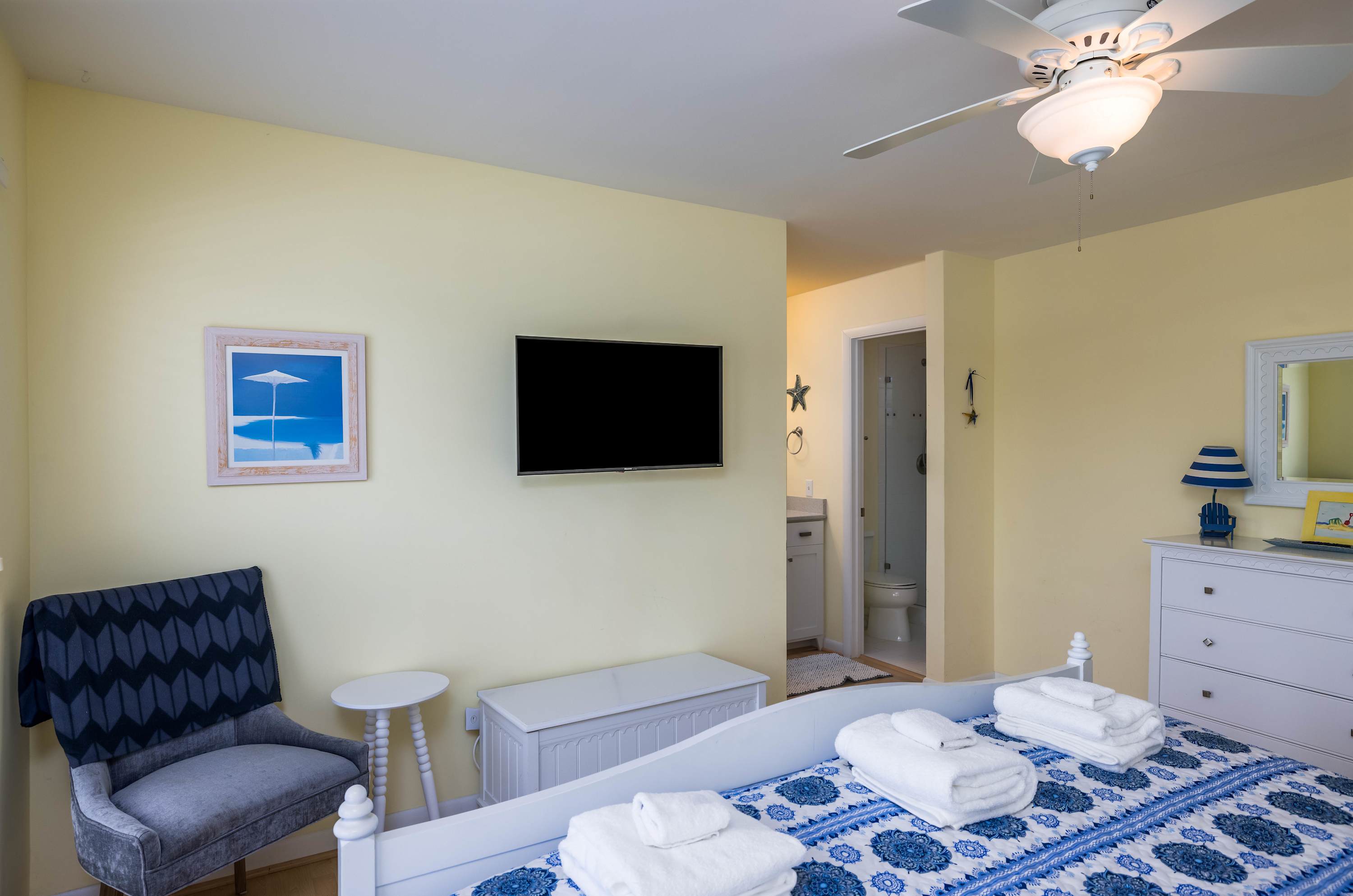 Spacious primary bedroom with en suite bathroom