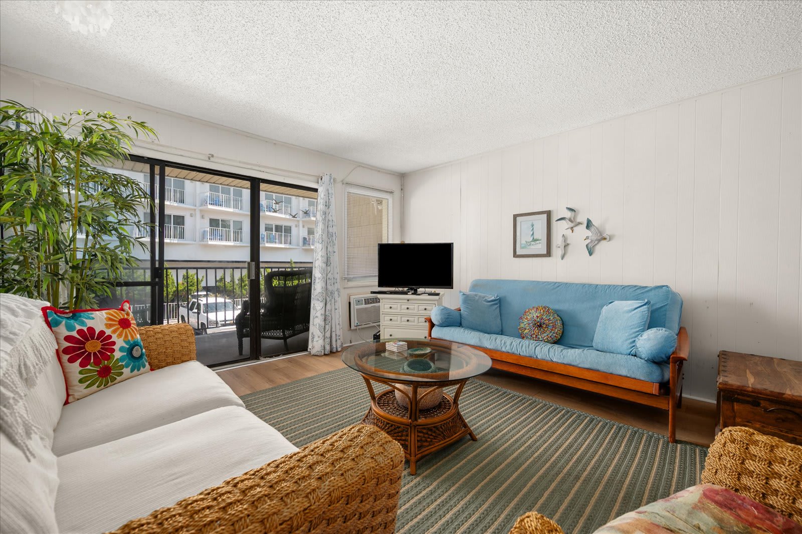 Oceanside Condo Steps from the Beach in Ocean City | Photo 3