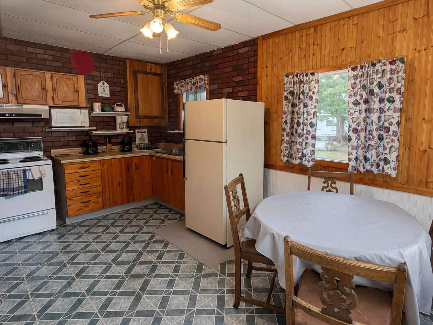 #07 Marmora 3-bdr cottage