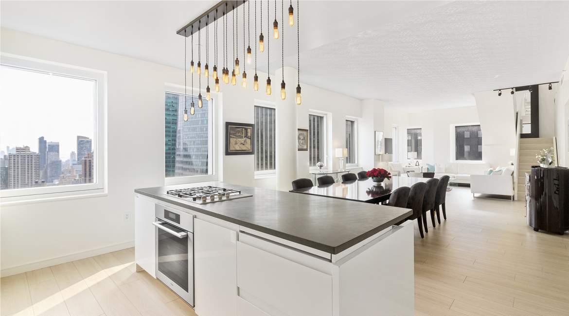 City View And Vip Concierge Services - Exquisite Designer Penthouse - Queens, NY