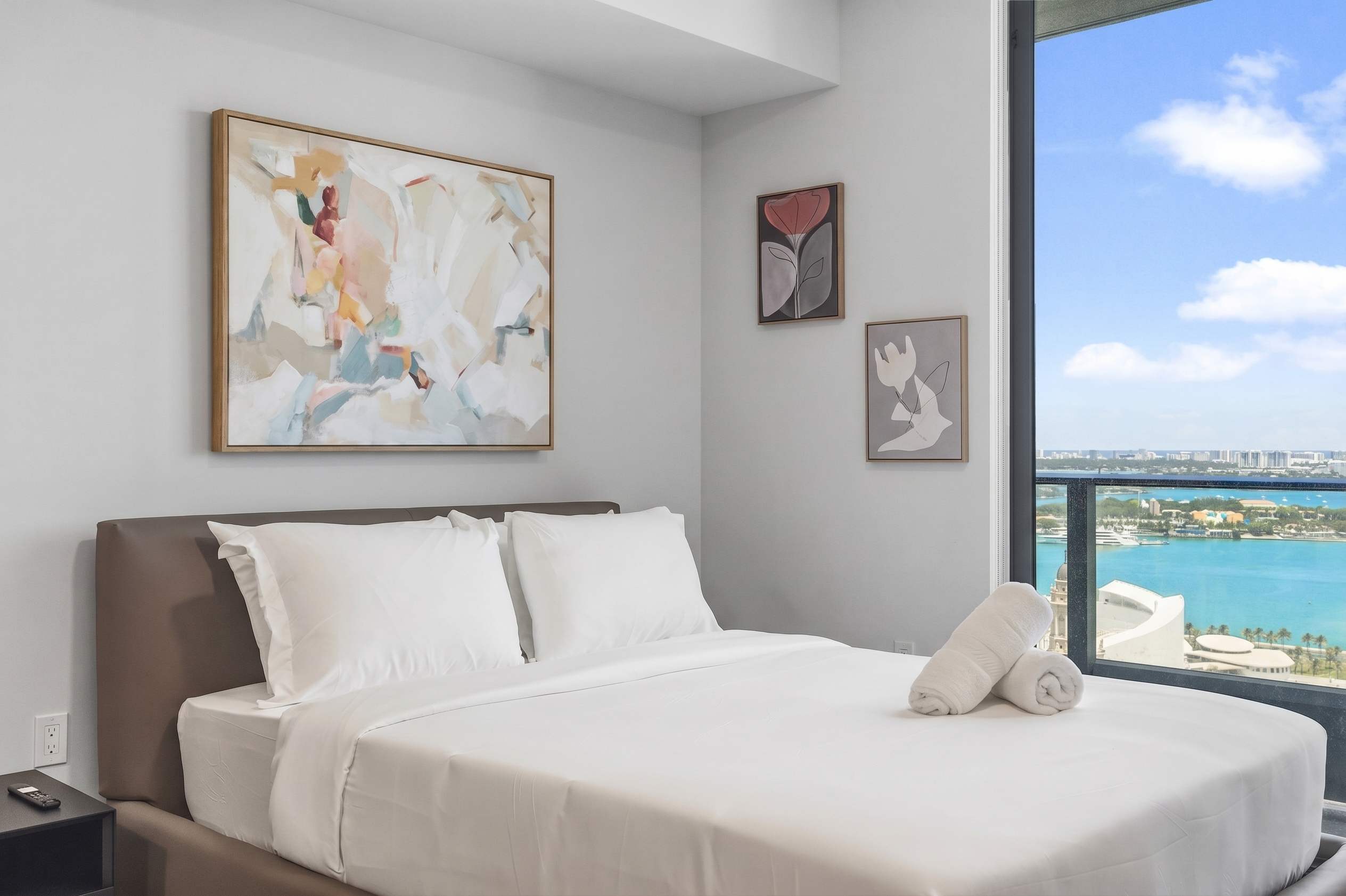 Miami Studio | Rooftop Pool | FIFA Fan Fest 10 Min