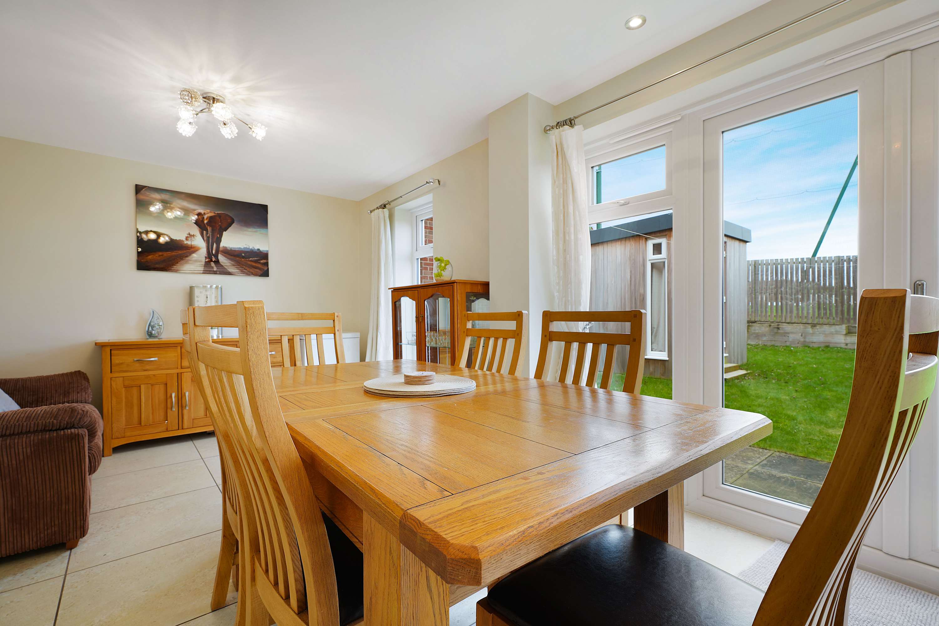 Folly Lodge | Peaceful Family Retreat with Scenic Views & Modern Comforts in 12 Folly Way S71 2SP - Property image 18 - VivreStays