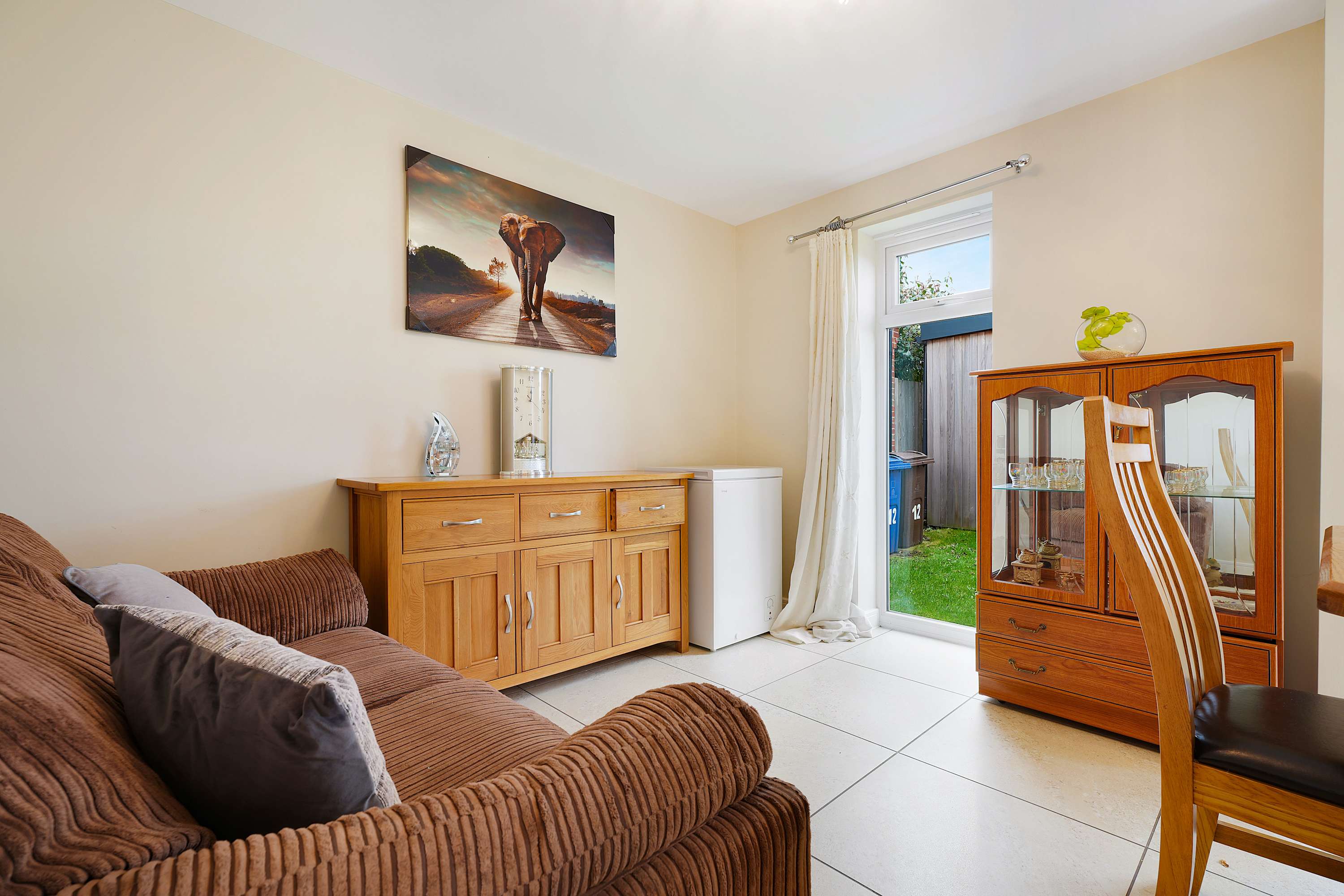 Folly Lodge | Peaceful Family Retreat with Scenic Views & Modern Comforts in 12 Folly Way S71 2SP - Property image 21 - VivreStays