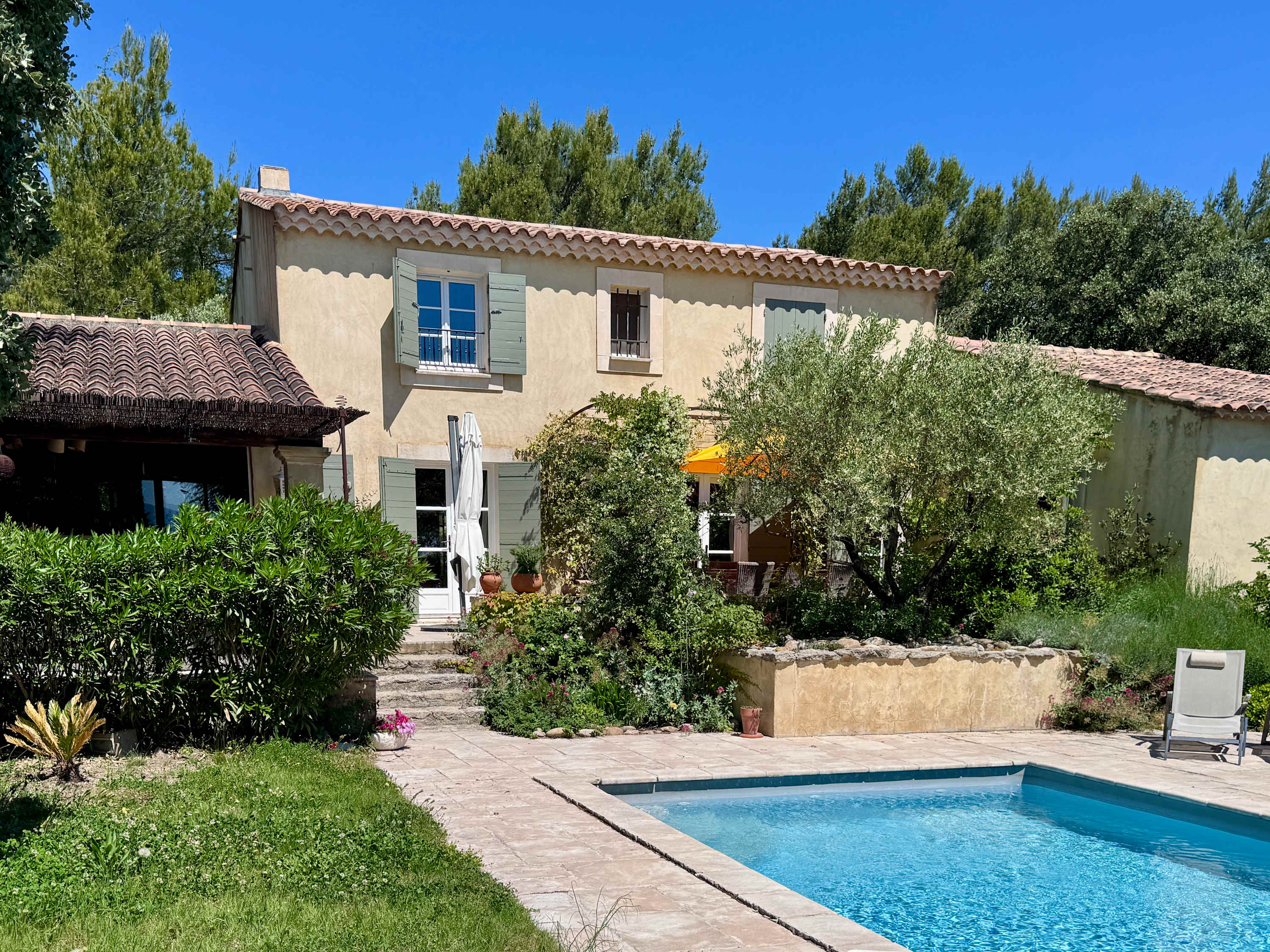 Provençal Villa "La Chaleureuse" with Private Pool & Luberon Views — Cabrières-d'Avignon, Provence-Alpes-Côte d'Azur — vacation rental