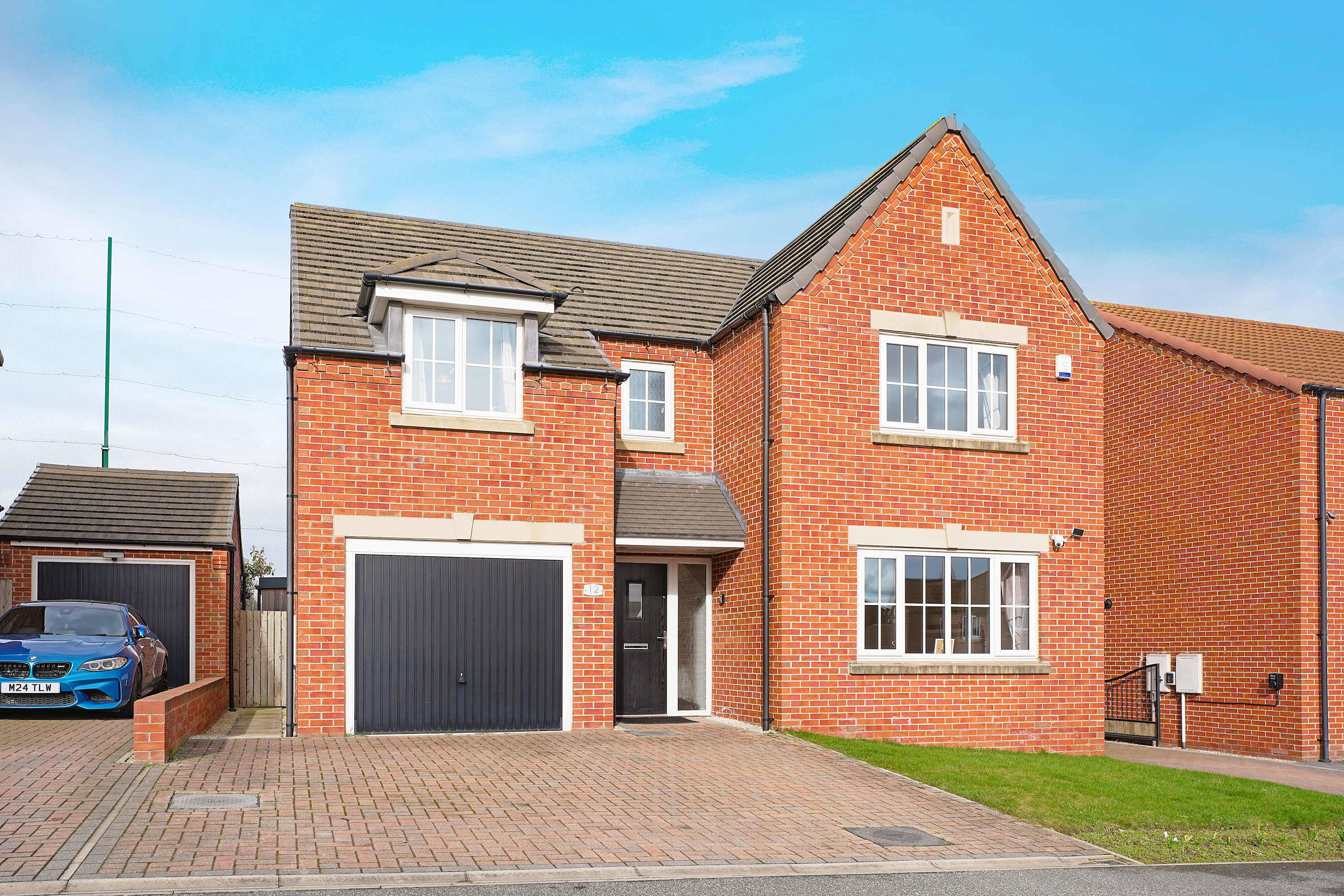 Folly Lodge | Peaceful Family Retreat with Scenic Views & Modern Comforts in 12 Folly Way S71 2SP - Property image 2 - VivreStays